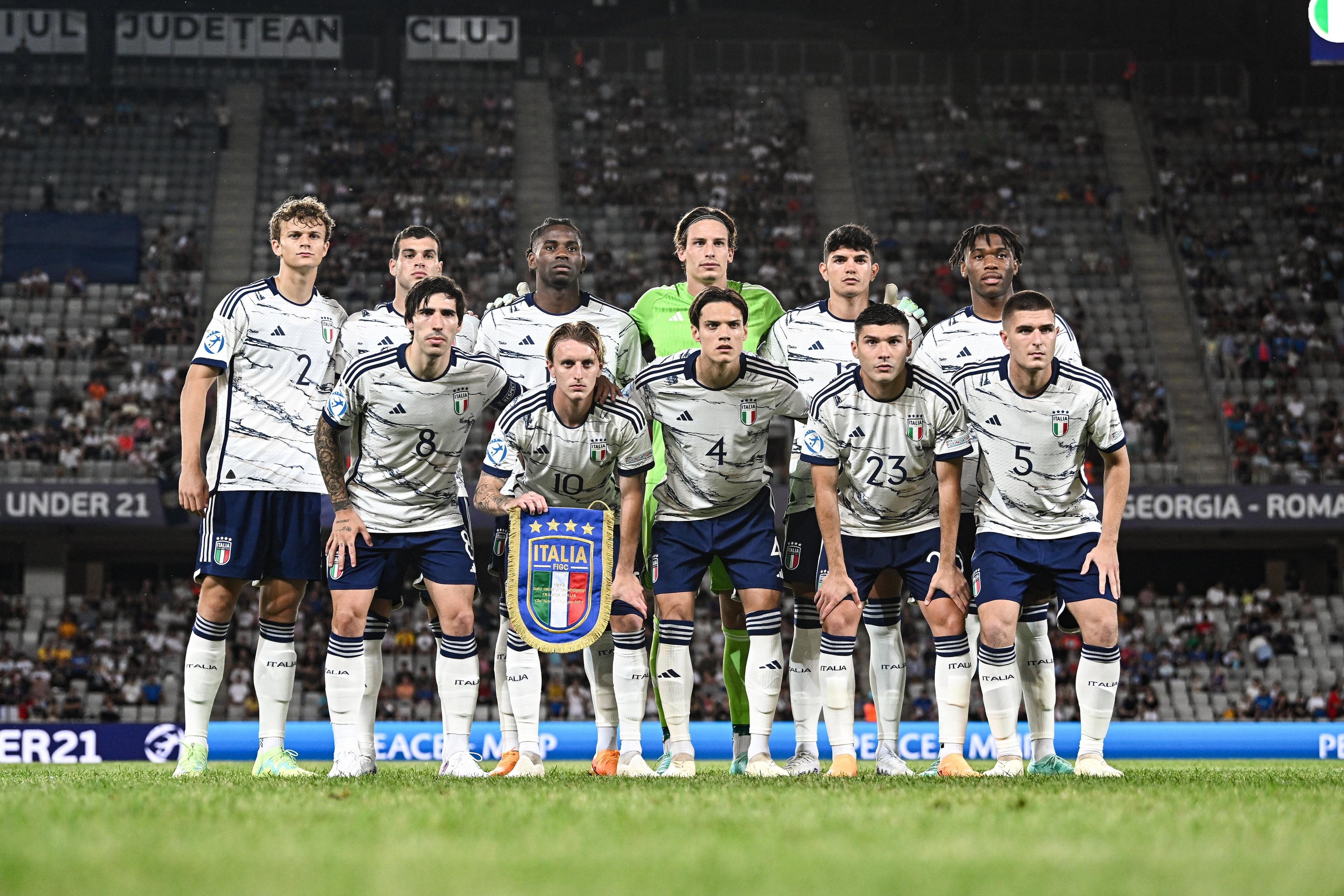 CLUJ-NAPOCA, ROMANIA - JUNE 22: Italy team before the UEFA Under-21 EURO 2023 Finals Group D match between France and Italy at the Cluj Arena on June 22, 2023 in Cluj Napoca, Romania. (Photo by E\\u00C3\\u00B3in Noonan - Sportsfile/UEFA via Getty Images)