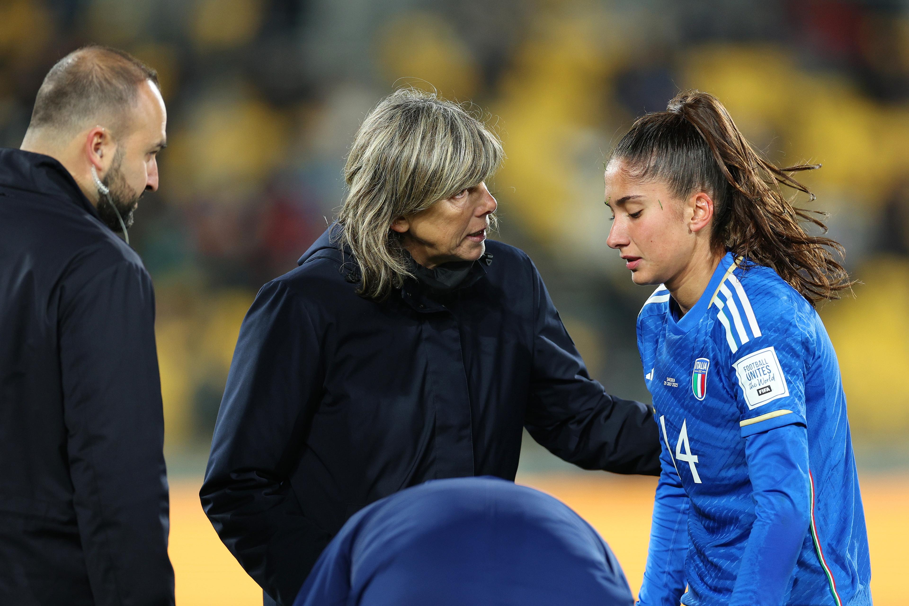 L'Italia crolla 5-0 con la Svezia, Bertolini rimane fiduciosa: \"Testa alta, possiamo farcela\"