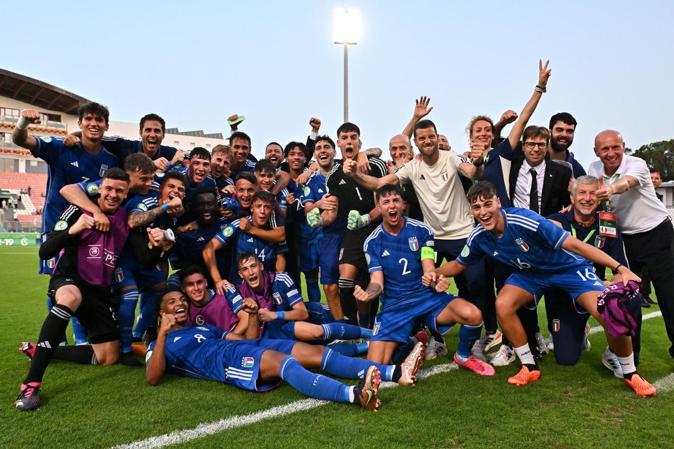 Pari in rimonta e l’Italia va in semifinale. Prima colpisce Strzalek poi il gol di Hasa che regala il passaggio del turno