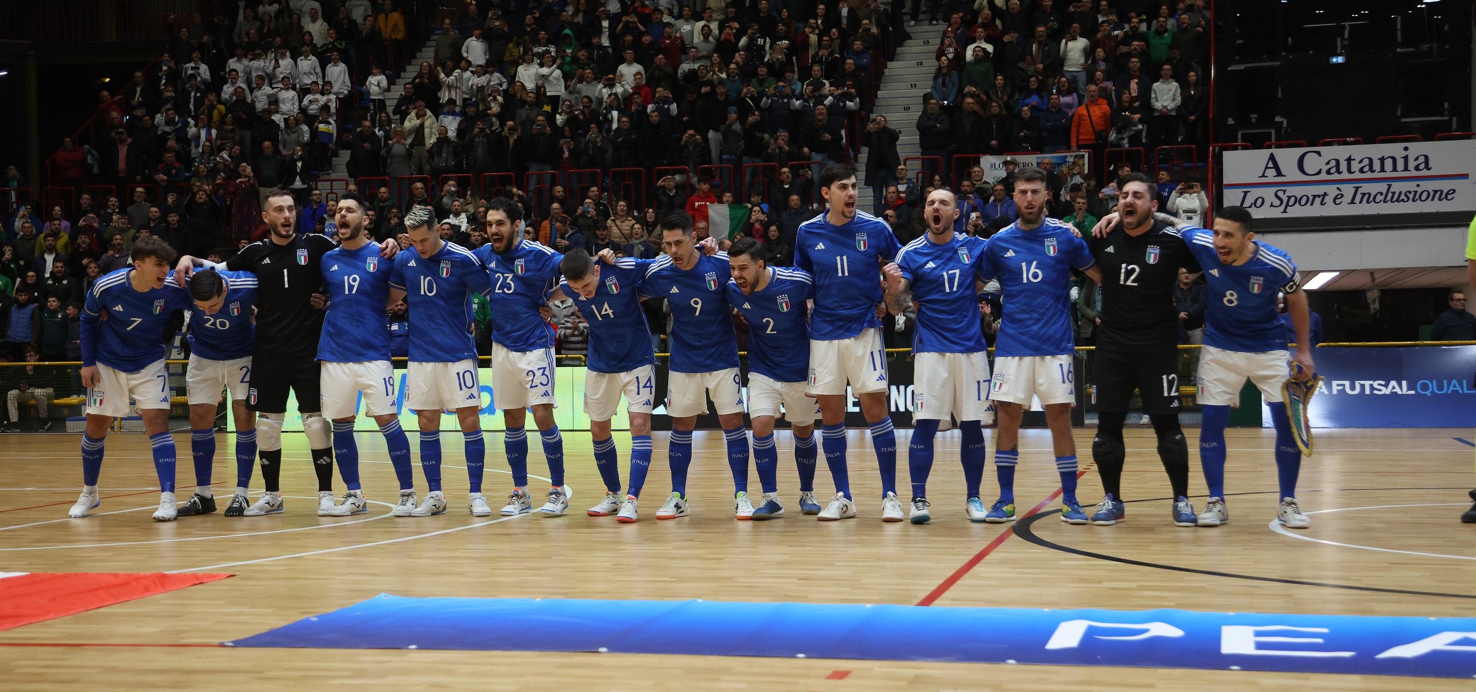 CATANIA, ITALY - MARCH 01: Players of Italy before 2024 Futsal World Cup Qualifying match played between Italy and North Macedonia at Palacatania on March 01, 2023 in Catania, Italy. (Photo by Maurizio Lagana/Getty Images)