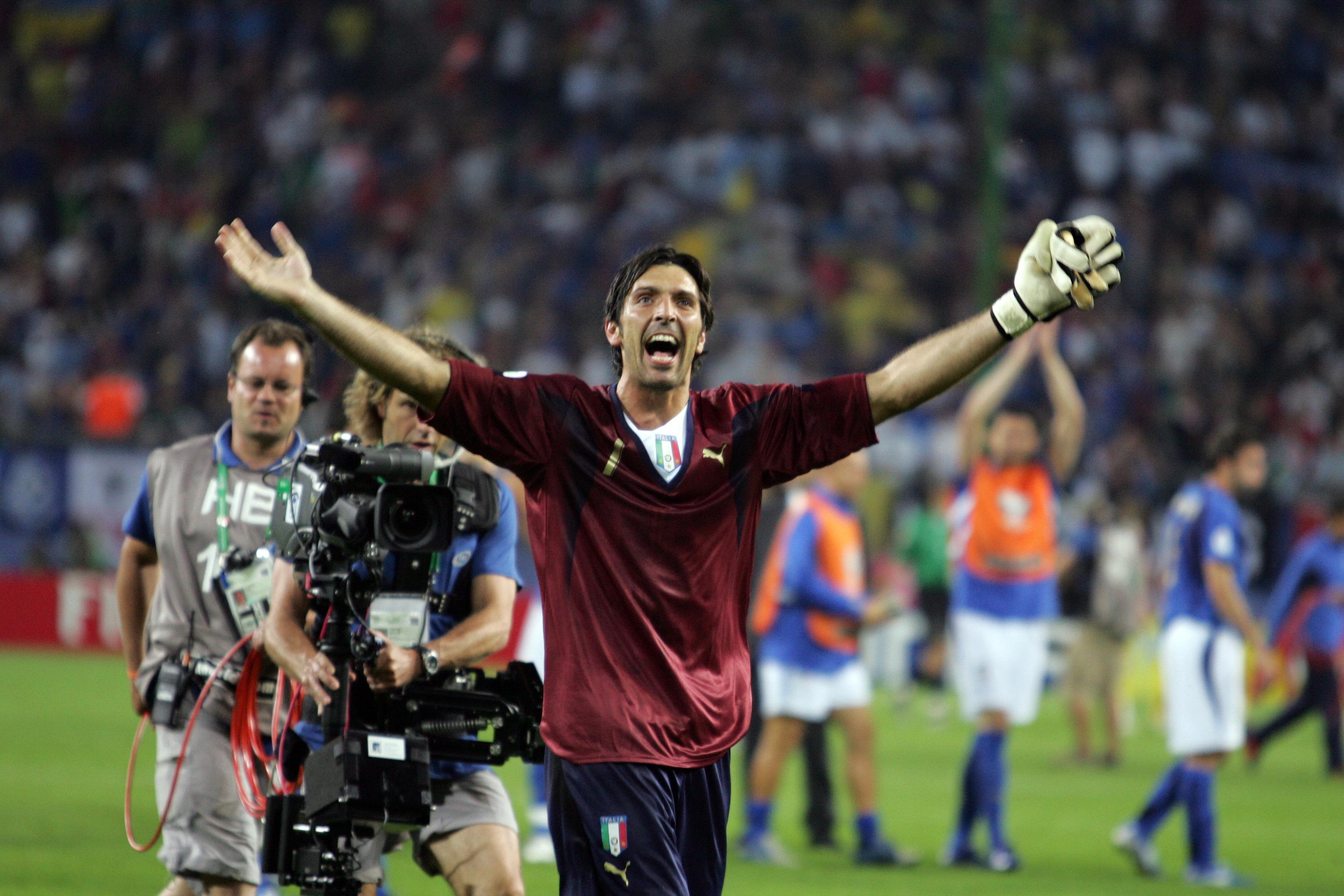 HMBURG, GERMANY - JUNE 30:  Gianluigi Buffon during the World Cup 2006 quarter final football game between Italy and Ukraine at Hmburg stadium on June 30, 2006 in Hmburg, Germany.  (Photo by FIGC sabattini/FIGC sabattini) *** Local Caption *** Gianluigi Buffon