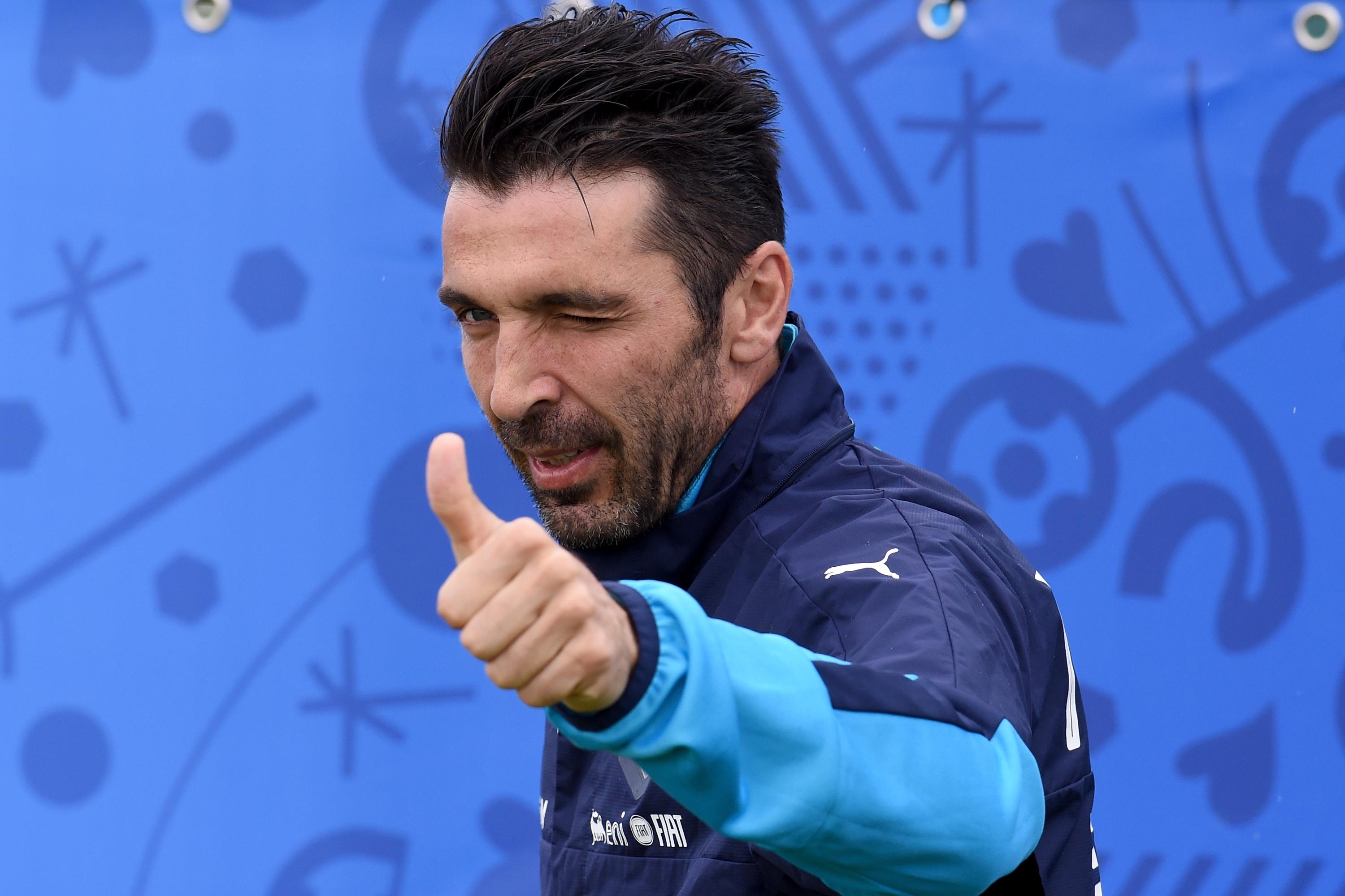 MONTPELLIER, FRANCE - JUNE 18:  Gianluigi Buffon of Italy greets prior to the training session at \"Bernard Gasset\" Training Center on June 18, 2016 in Montpellier, France.  (Photo by Claudio Villa/Getty Images)