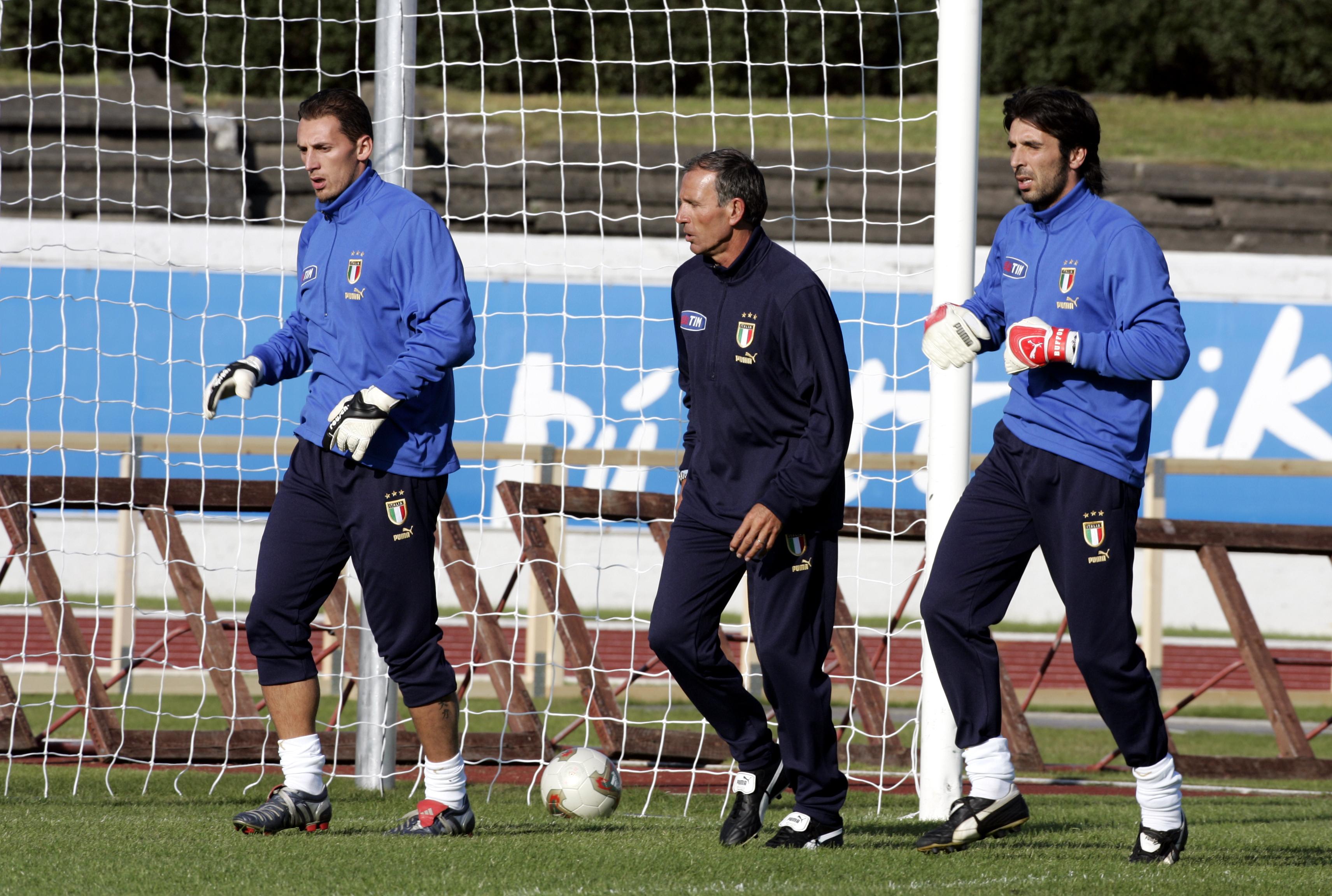LAUGARDALSVOLLUR, ICELAND - AUGUST 17: Christian Abbiati, Ivano Bordon and Gianluigi Buffon during a training session at Laugardalsvollur stadium in Reykjavik 17 August 2004. Ag-Foto-Alberto-Sabattini-Modena (Photo by FIGC/FIGC) *** Local Caption *** Christian Abbiati;Ivano Bordon;Gianluigi Buffon