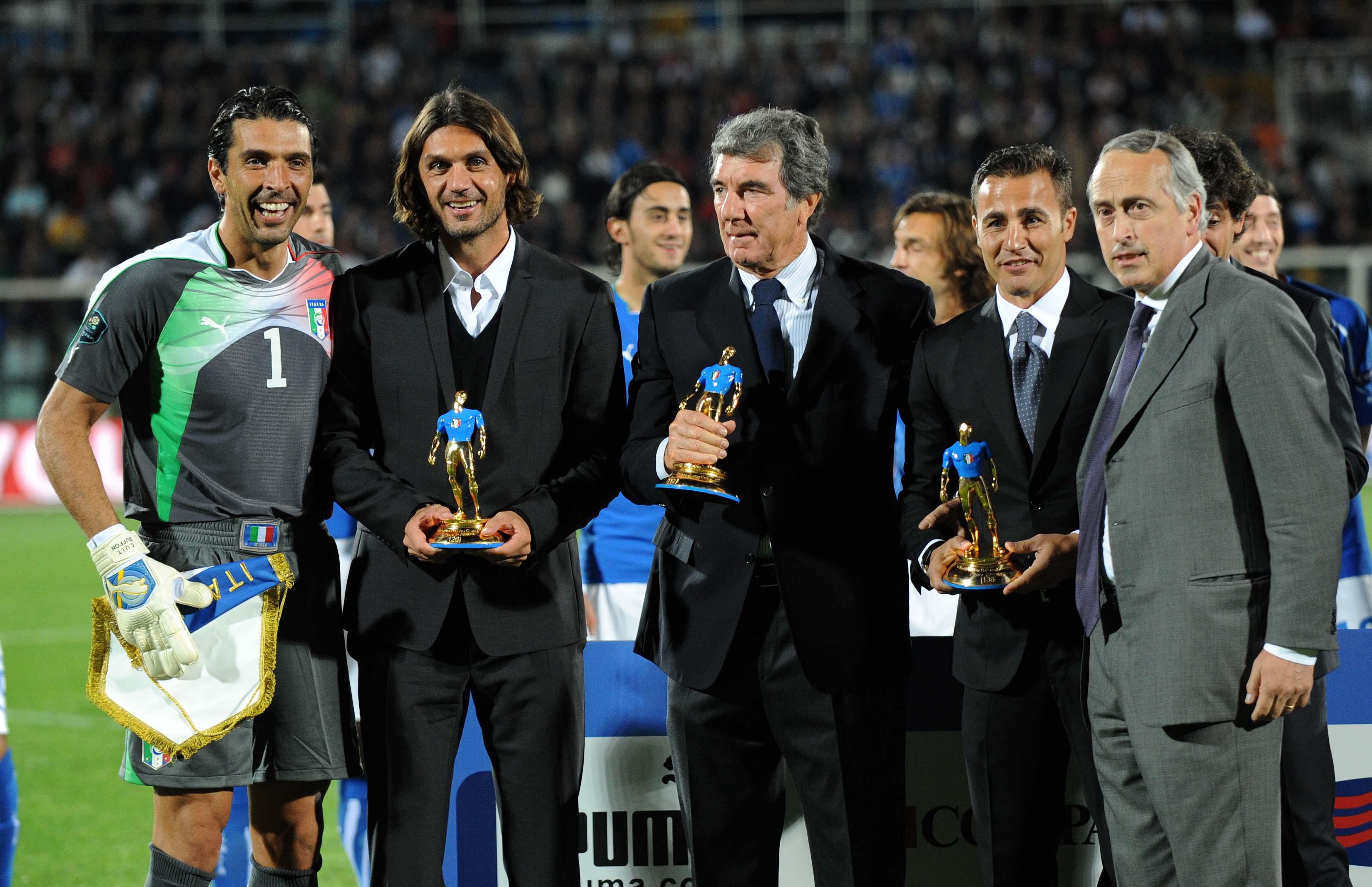 PESCARA, ITALY - OCTOBER 11: Gianluigi Buffon, Fabio Cannavaro, Dino Zoff, Giancarlo Abete and Maldini during the EURO 2012 Qualifier match between Italy and Northern Ireland at Adriatico Stadium on October 11, 2011 in Pescara, Italy. (Photo by FIGC/FIGC) *** Local Caption *** Gianluigi Buffon;Fabio Cannavaro;Dino Zoff;Giancarlo Abete;Maldini
