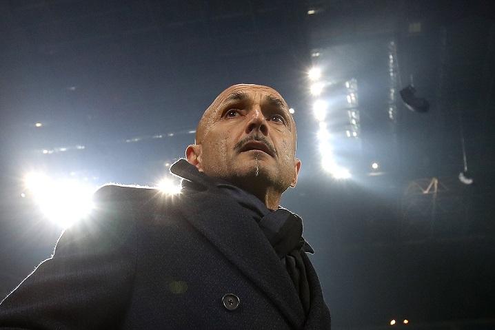 MILAN, ITALY - FEBRUARY 24:  Head coach of FC Internazionale Luciano Spalletti looks on before the serie A match between FC Internazionale and Benevento Calcio at Stadio Giuseppe Meazza on February 24, 2018 in Milan, Italy.  (Photo by Marco Luzzani - Inter/FC Internazionale via Getty Images)
