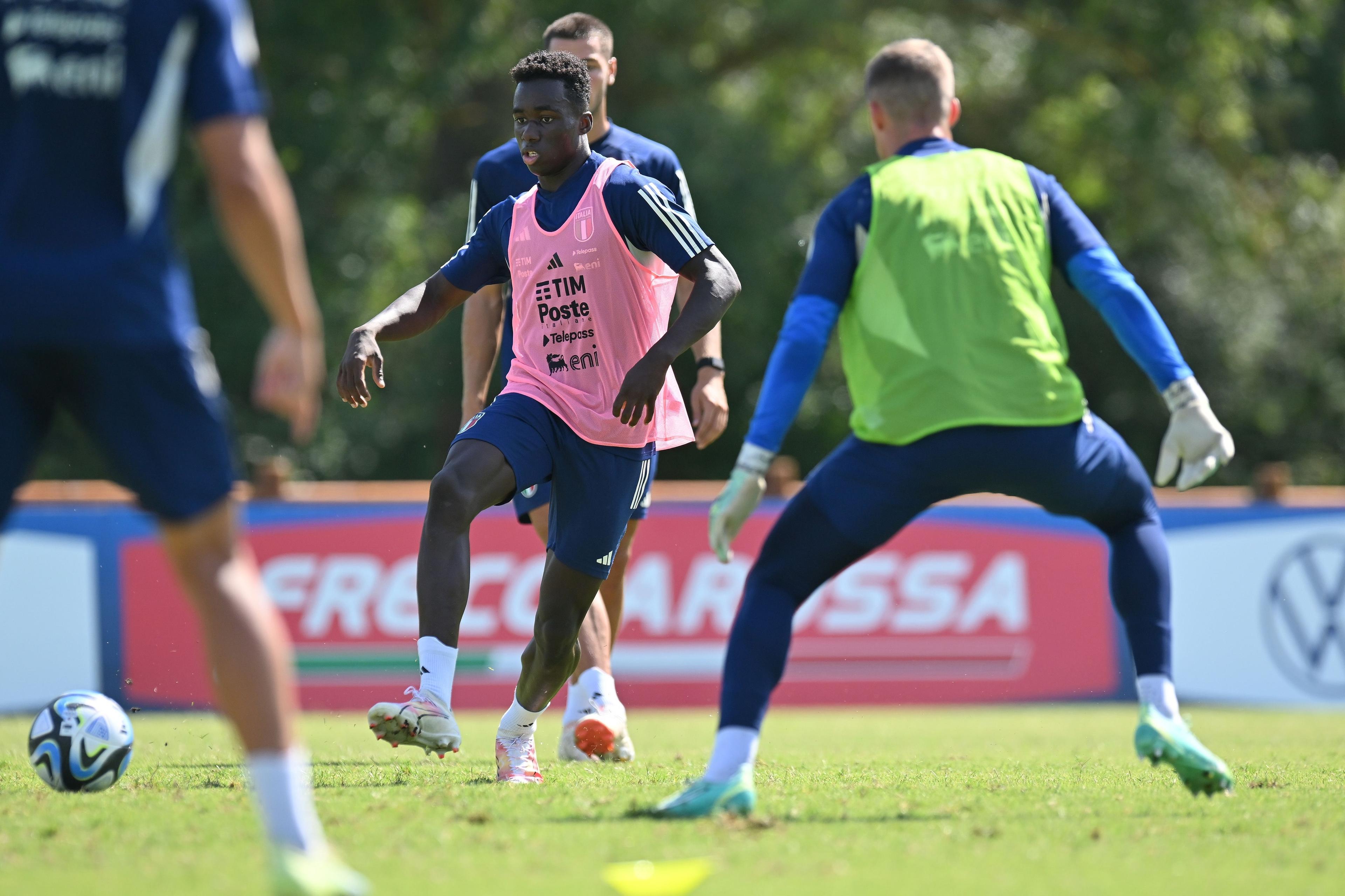 TIRRENIA, ITALY - SEPTEMBER 04: during the Italy U21 Training Session on September 04, 2023 in Tirrenia, Italy. (Photo by Alessandro Sabattini/Getty Images)