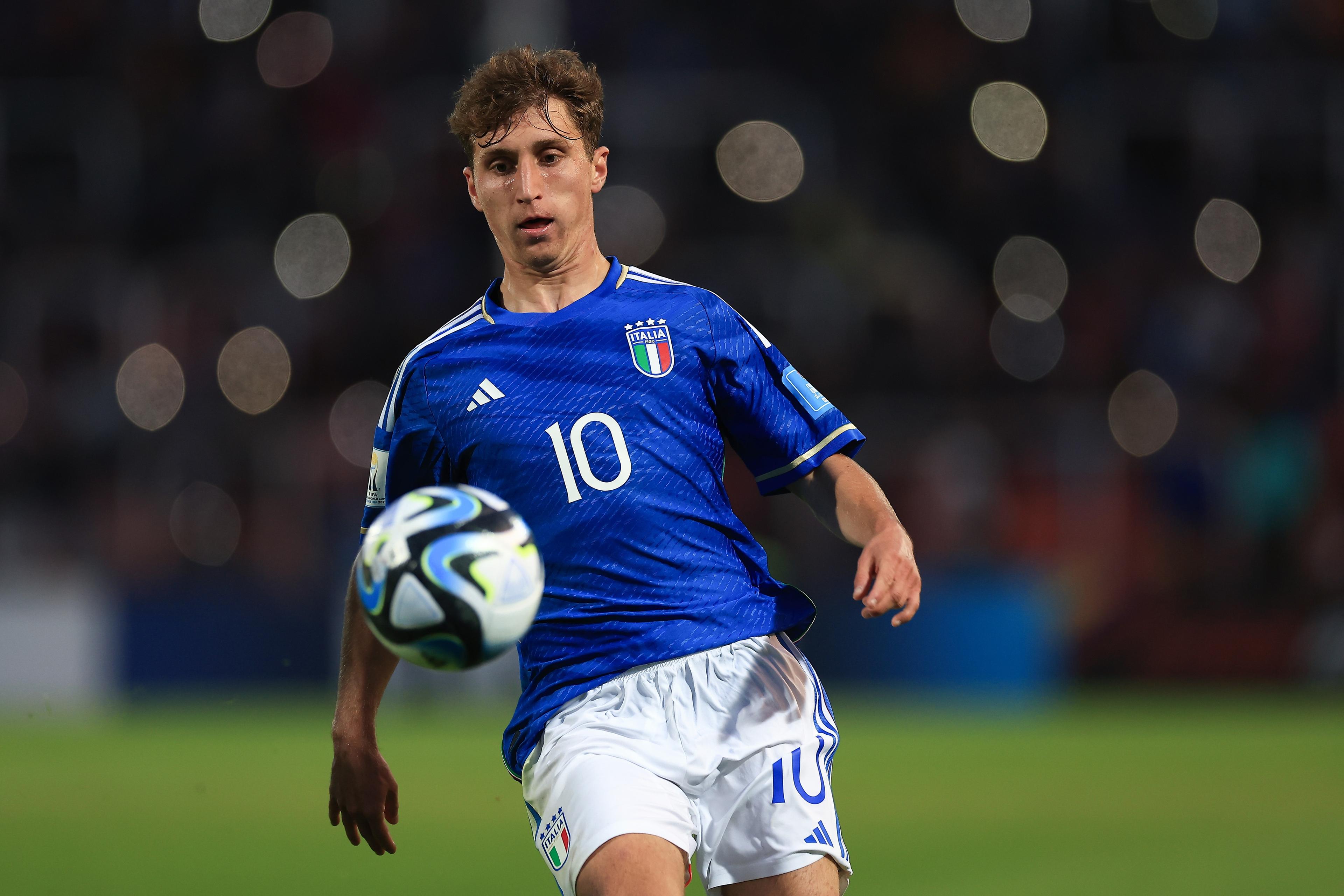 MENDOZA, ARGENTINA - MAY 21: Tommaso Baldanzi of Italy controls the ball during FIFA U-20 World Cup Argentina 2023  Group D match between Italy and Brazil at Estadio Malvinas Argentinas on May 21, 2023 in Mendoza, Argentina. (Photo by Buda Mendes - FIFA/FIFA via Getty Images)