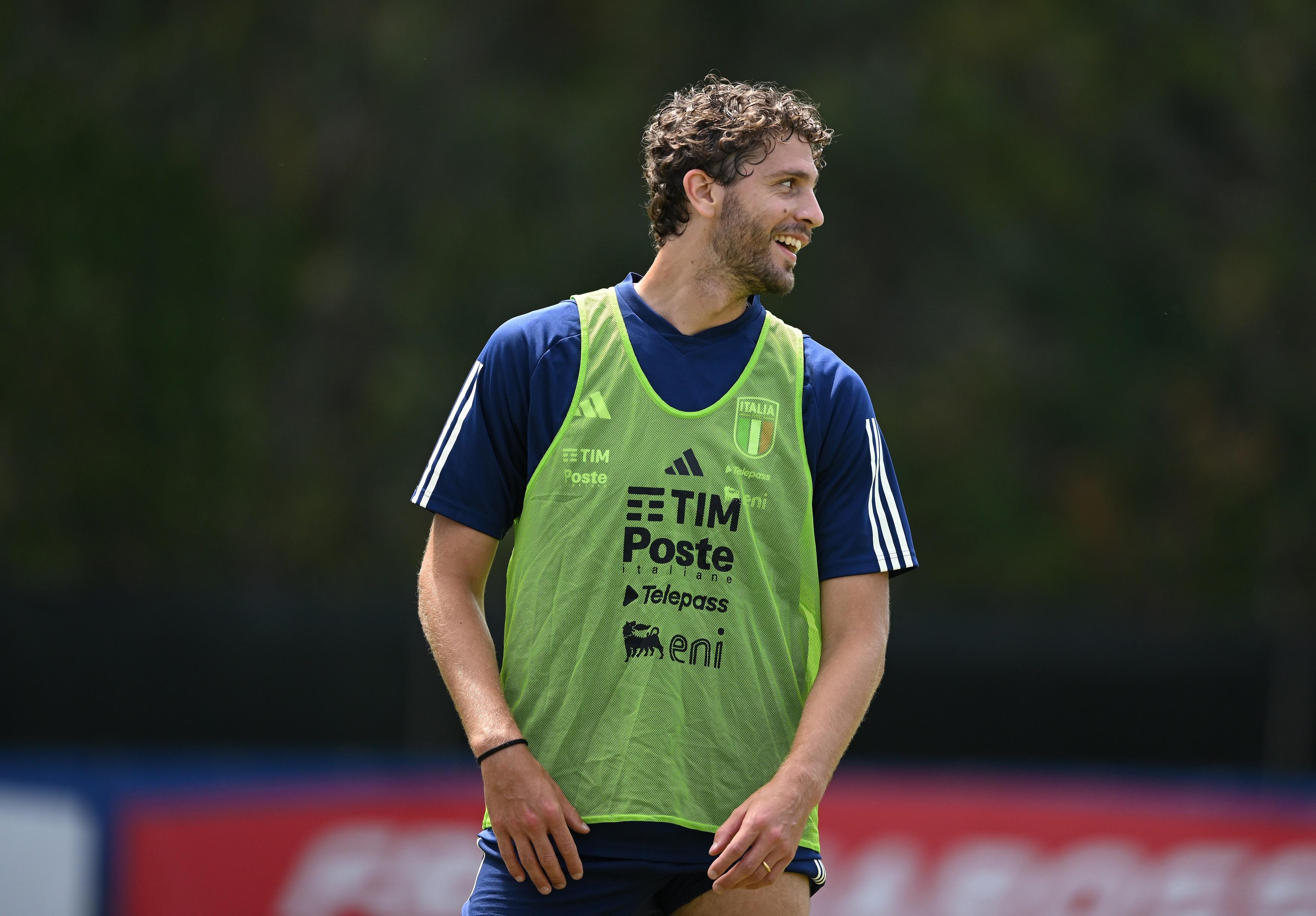 SANTA MARGHERITA DI PULA, ITALY - JUNE 08: Manuel Locatelli of Italy warms up during training session at Forte Village Resort on June 08, 2023 in Santa Margherita di Pula, Italy. (Photo by Claudio Villa/Getty Images)