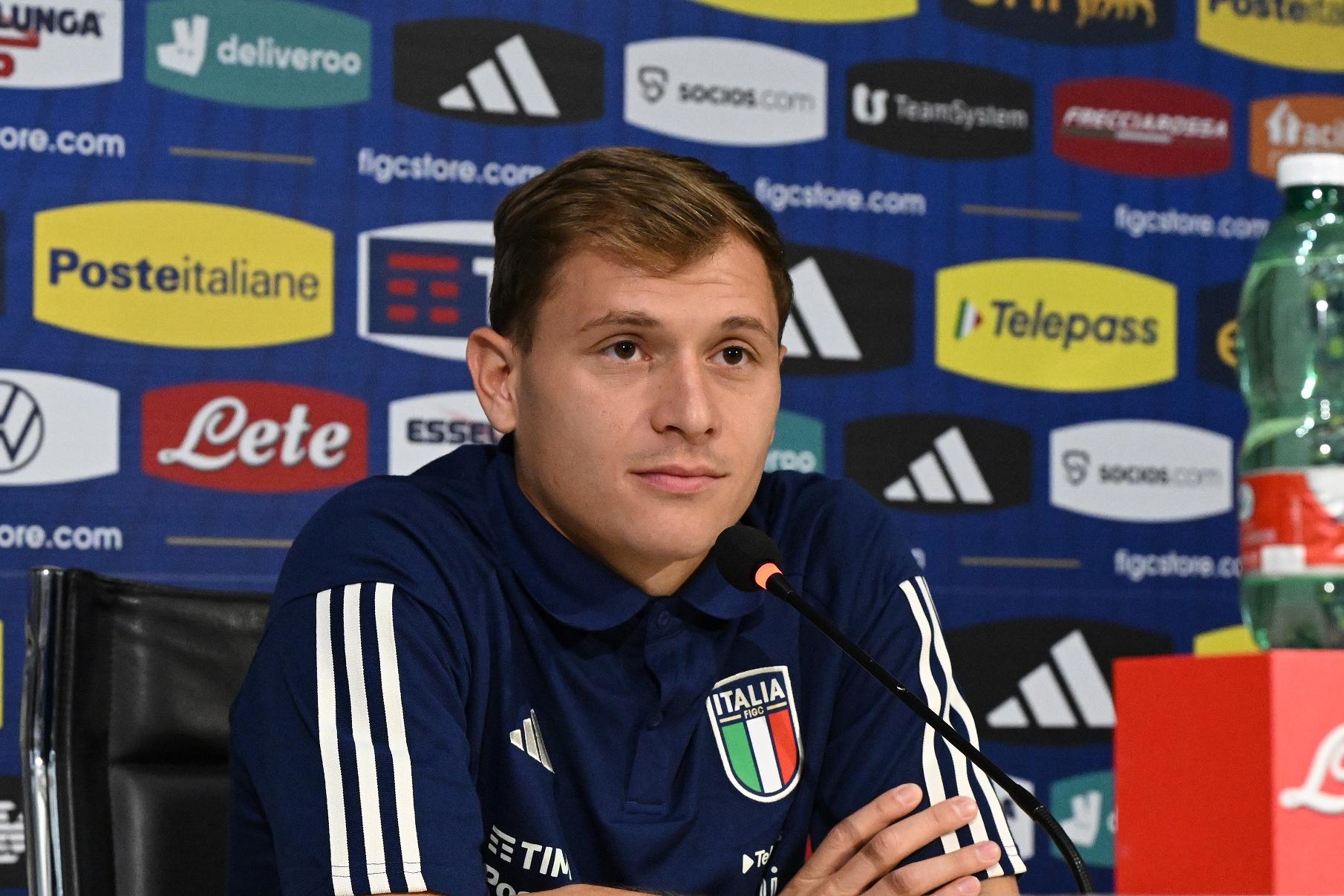 FLORENCE, ITALY - SEPTEMBER 07: Nicolo Barella of Italy speaks with the media during press conference at Centro Tecnico Federale di Coverciano on September 07, 2023 in Florence, Italy. (Photo by Claudio Villa/Getty Images)