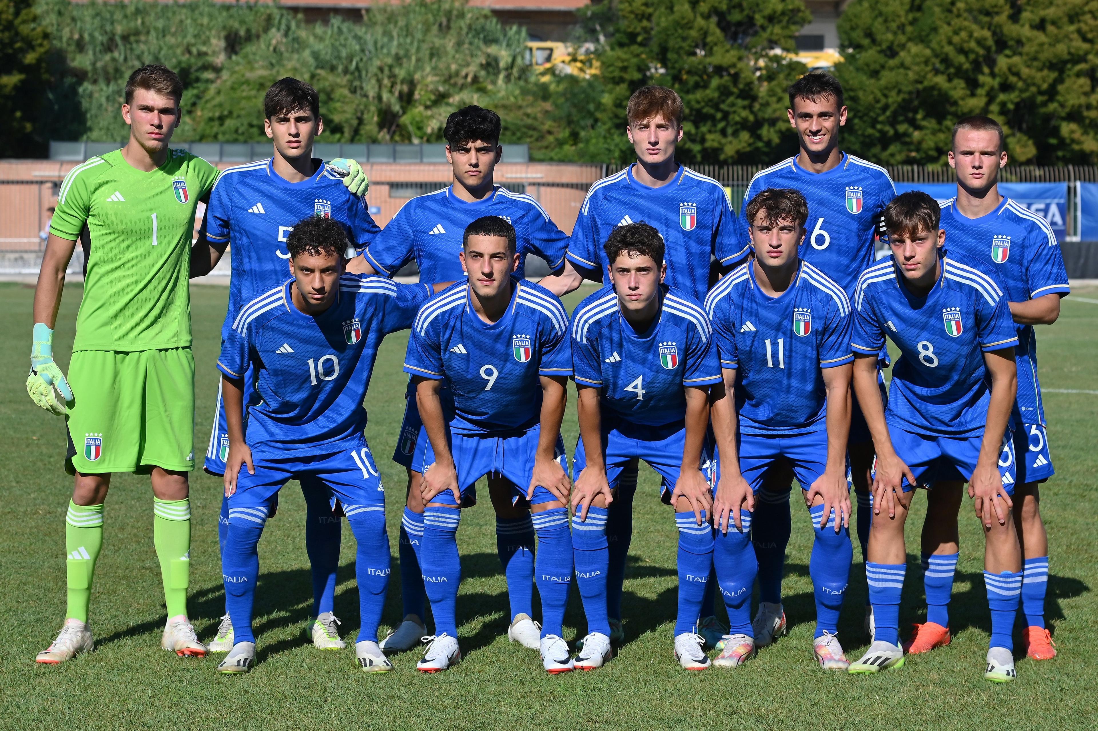 PRATO, ITALY - SEPTEMBER 07: Players of Italy U19 line up during International Friendly match between Italy U19 and Northenr Ireland U19 the on September 07, 2023 in Prato, Italy. (Photo by Alessandro Sabattini/Getty Images)