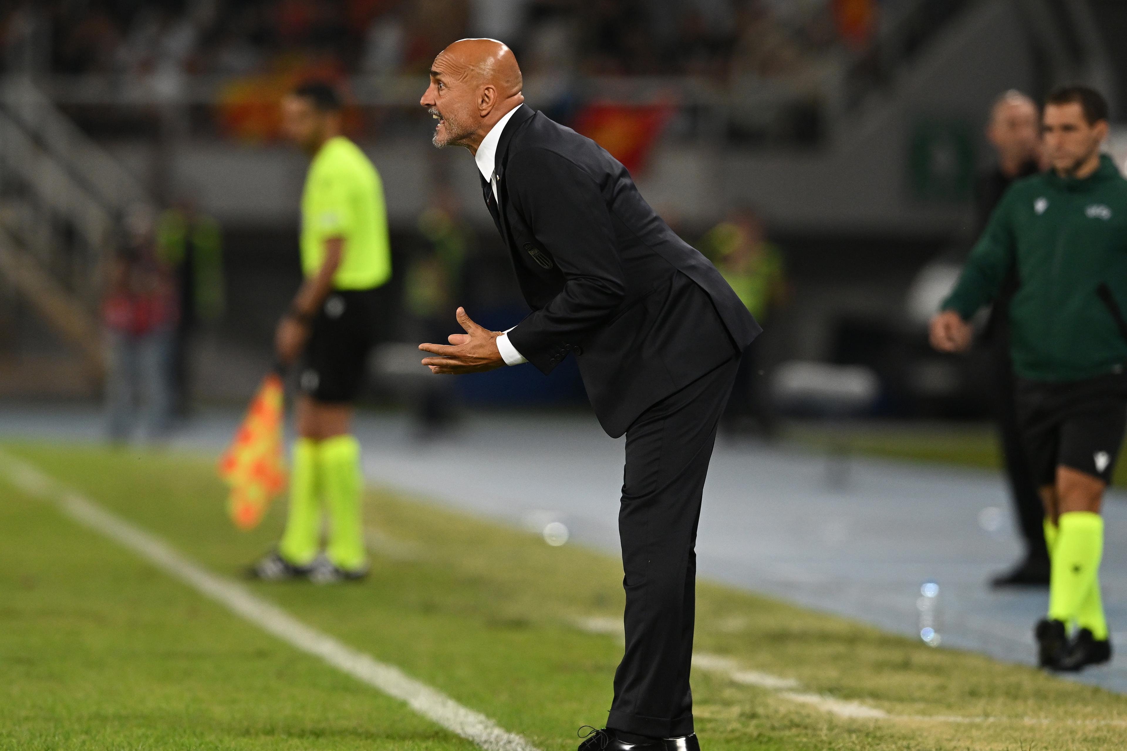 SKOPJE, MACEDONIA - SEPTEMBER 09:  Head coach of Italy Luciano Spalletti reacts during the UEFA EURO 2024 European qualifier match between North Macedonia and Italy at National Arena Todor Proeski on September 09, 2023 in Skopje, Macedonia. (Photo by Claudio Villa/Getty Images)