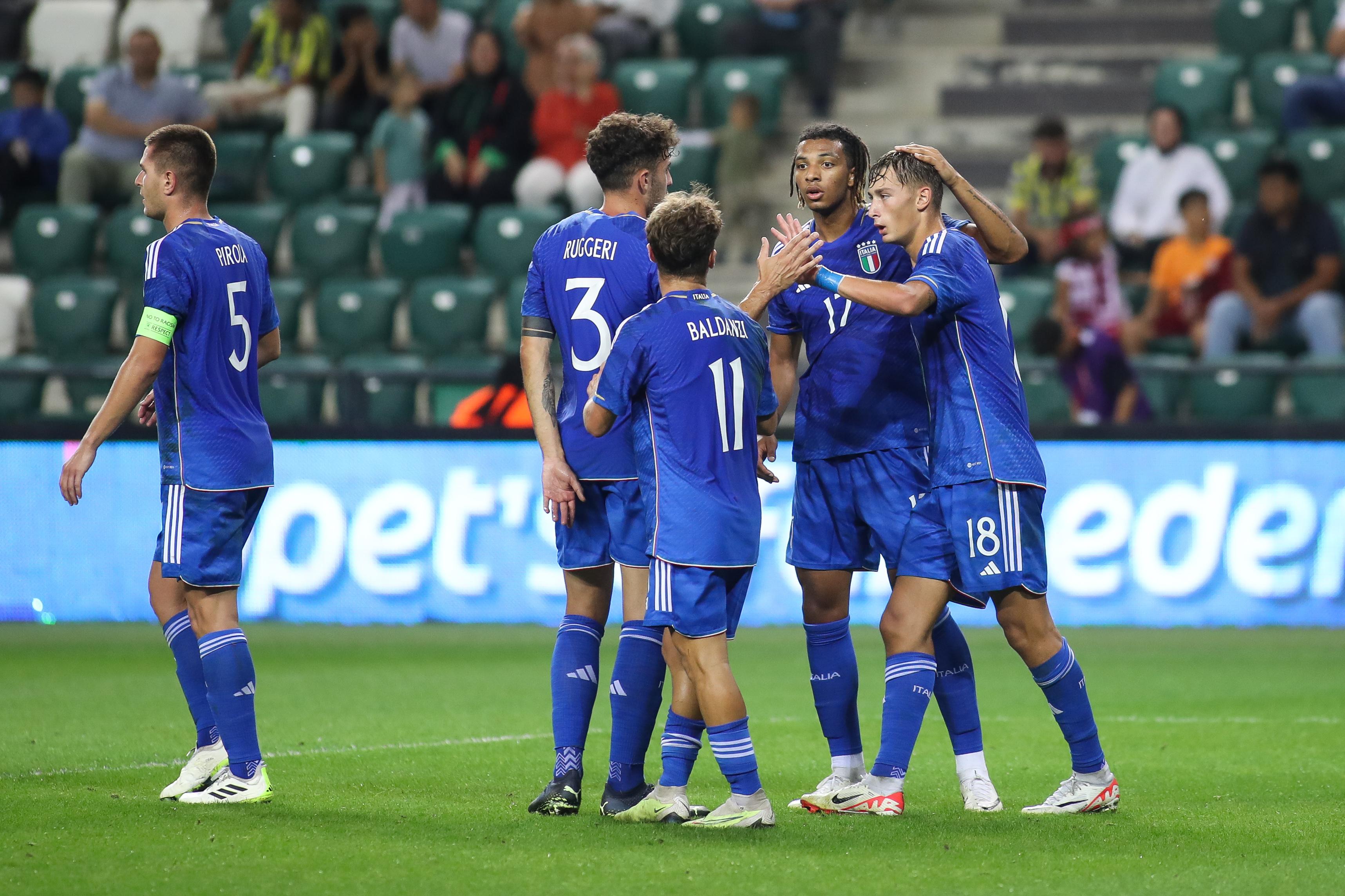 KOCAELI, TURKEY - SEPTEMBER 12: Fabio Miretti of Italy celebrates with teammates after scoring his team's first goal during UEFA European Under-21 Championship Qualifier match between Turkey and Italy at on September 12, 2023 in Kocaeli, Turkey. (Photo by Ahmad Mora/Getty Images)