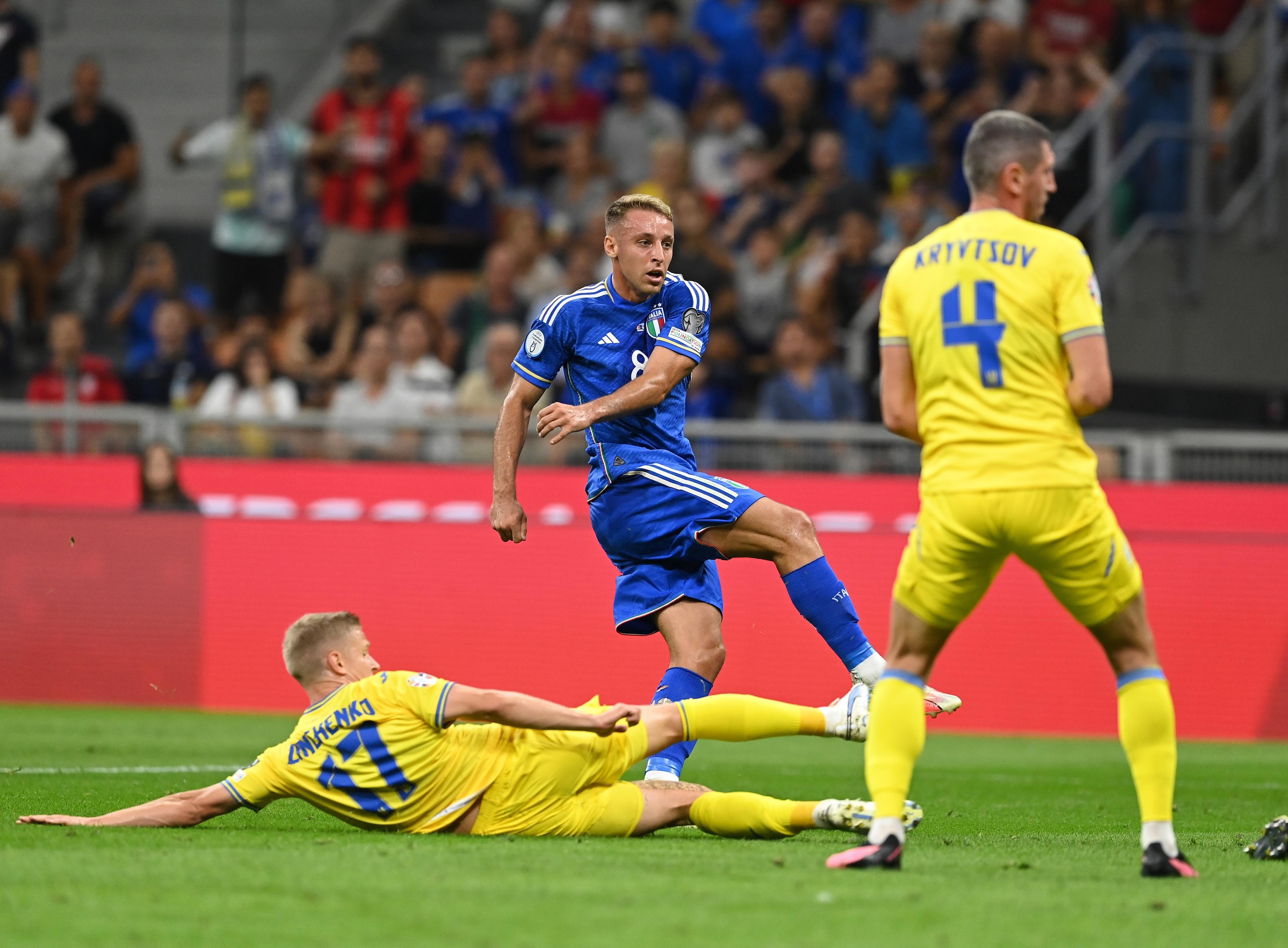MILAN, ITALY - SEPTEMBER 12: Davide Frattesi of Italy scores the goal during the UEFA EURO 2024 European qualifier match between Italy and Ukraine at Stadio San Siro on September 12, 2023 in Milan, Italy. (Photo by Claudio Villa/Getty Images)