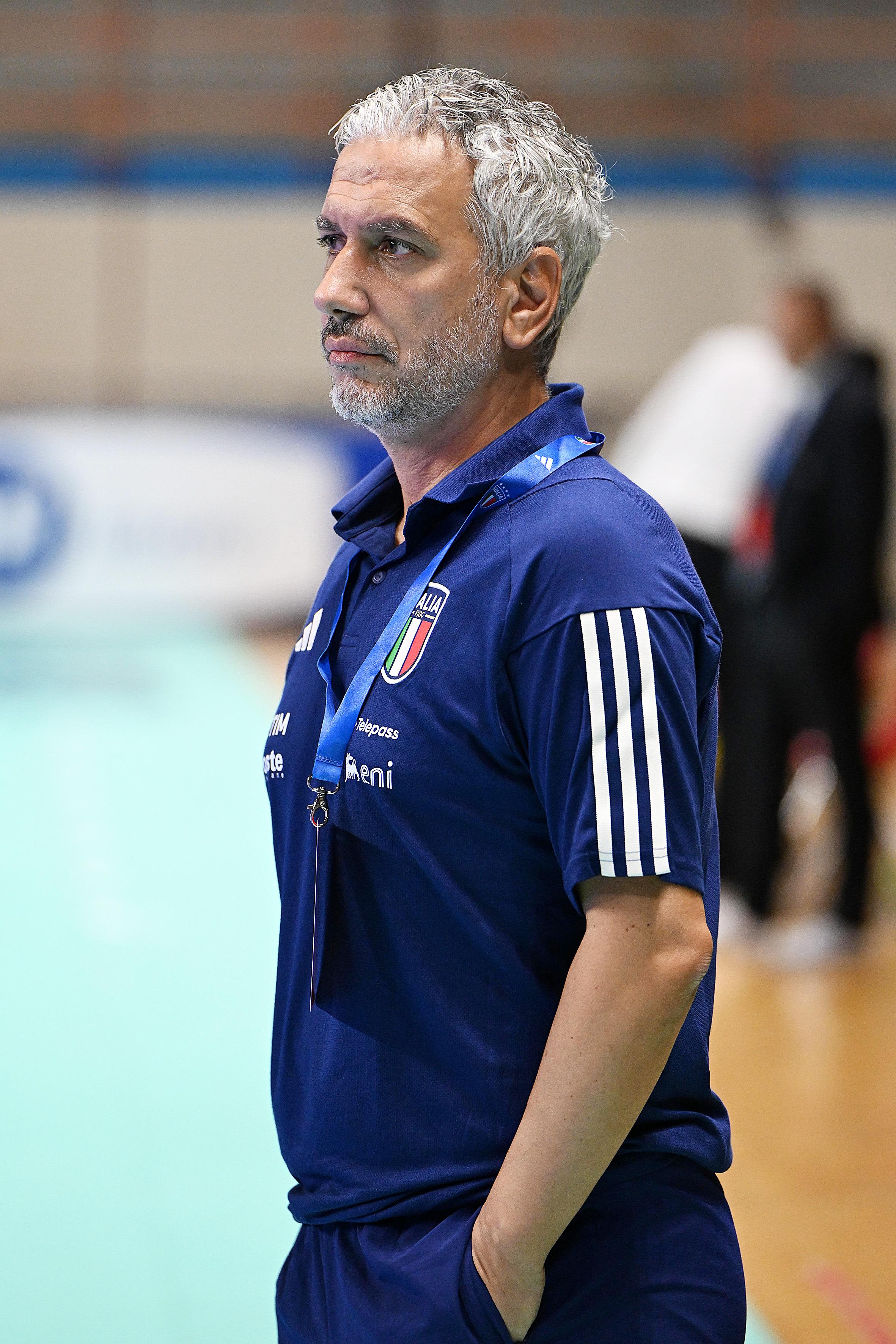 EBOLI, ITALY - SEPTEMBER 15: Massimiliano Bellarte Italy head coach before the FIFA Futsal World Cup 2024 Qualifier match between Italy and Slovenia on September 15, 2023 in Eboli, Italy. (Photo by Francesco Pecoraro/Getty Images)