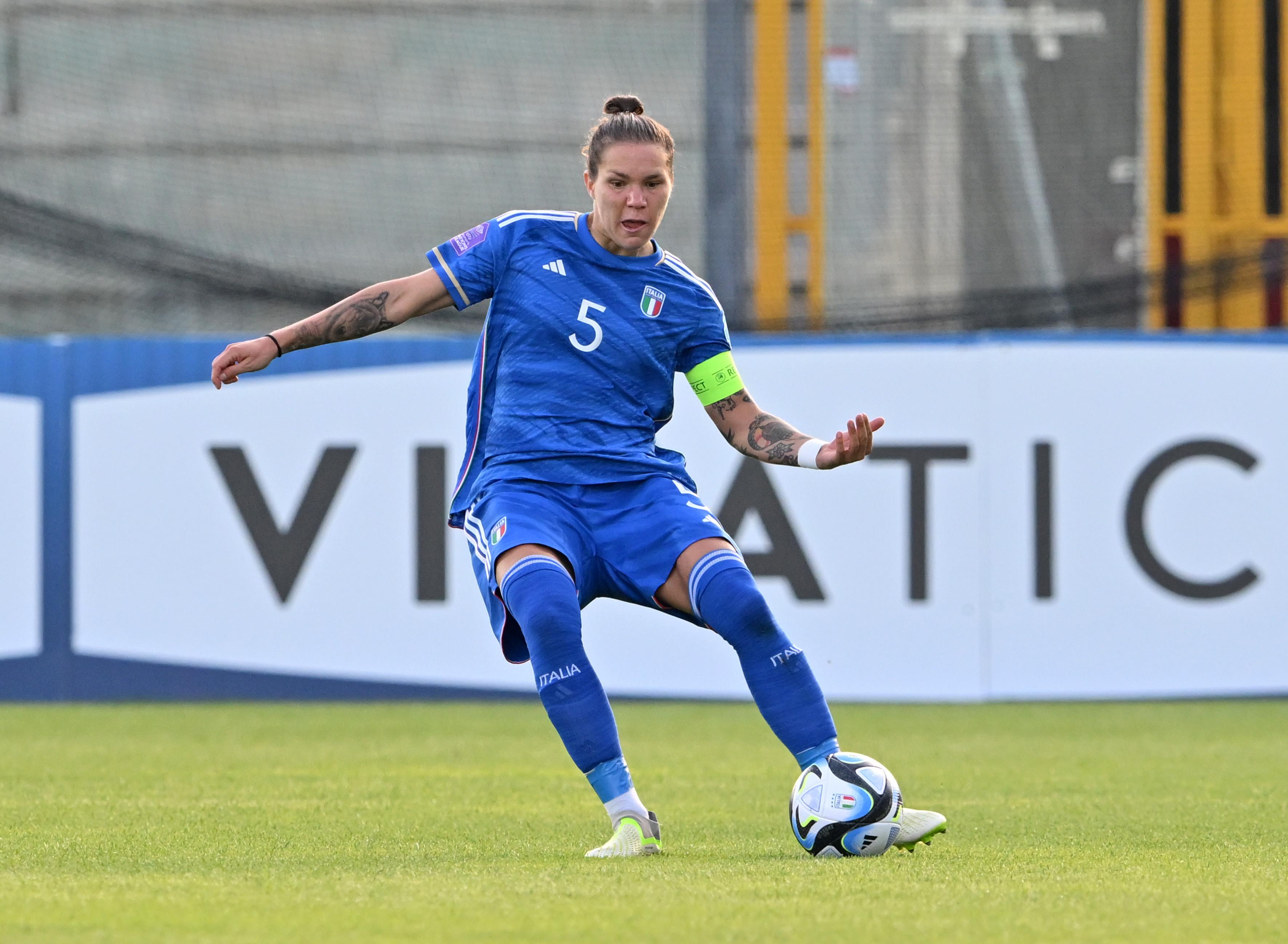 CASTEL DI SANGRO, ITALY - SEPTEMBER 26: Elena Linari of Italy in action during the UEFA Womens Nations League match between Italy and Sweden at on September 26, 2023 in Castel di Sangro, Italy. (Photo by Giuseppe Bellini/Getty Images)