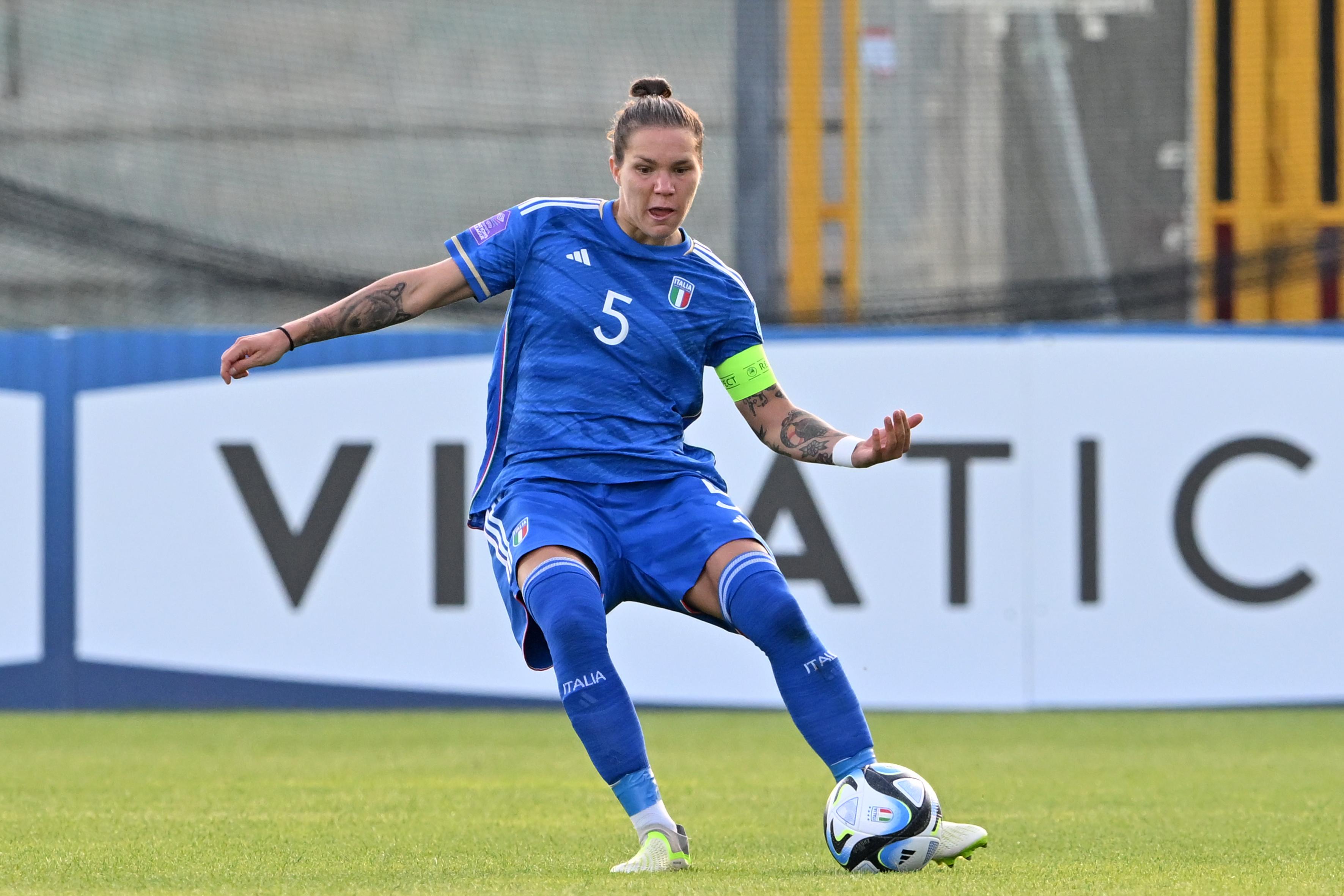 CASTEL DI SANGRO, ITALY - SEPTEMBER 26: Elena Linari of Italy in action during the UEFA Womens Nations League match between Italy and Sweden at on September 26, 2023 in Castel di Sangro, Italy. (Photo by Giuseppe Bellini/Getty Images)
