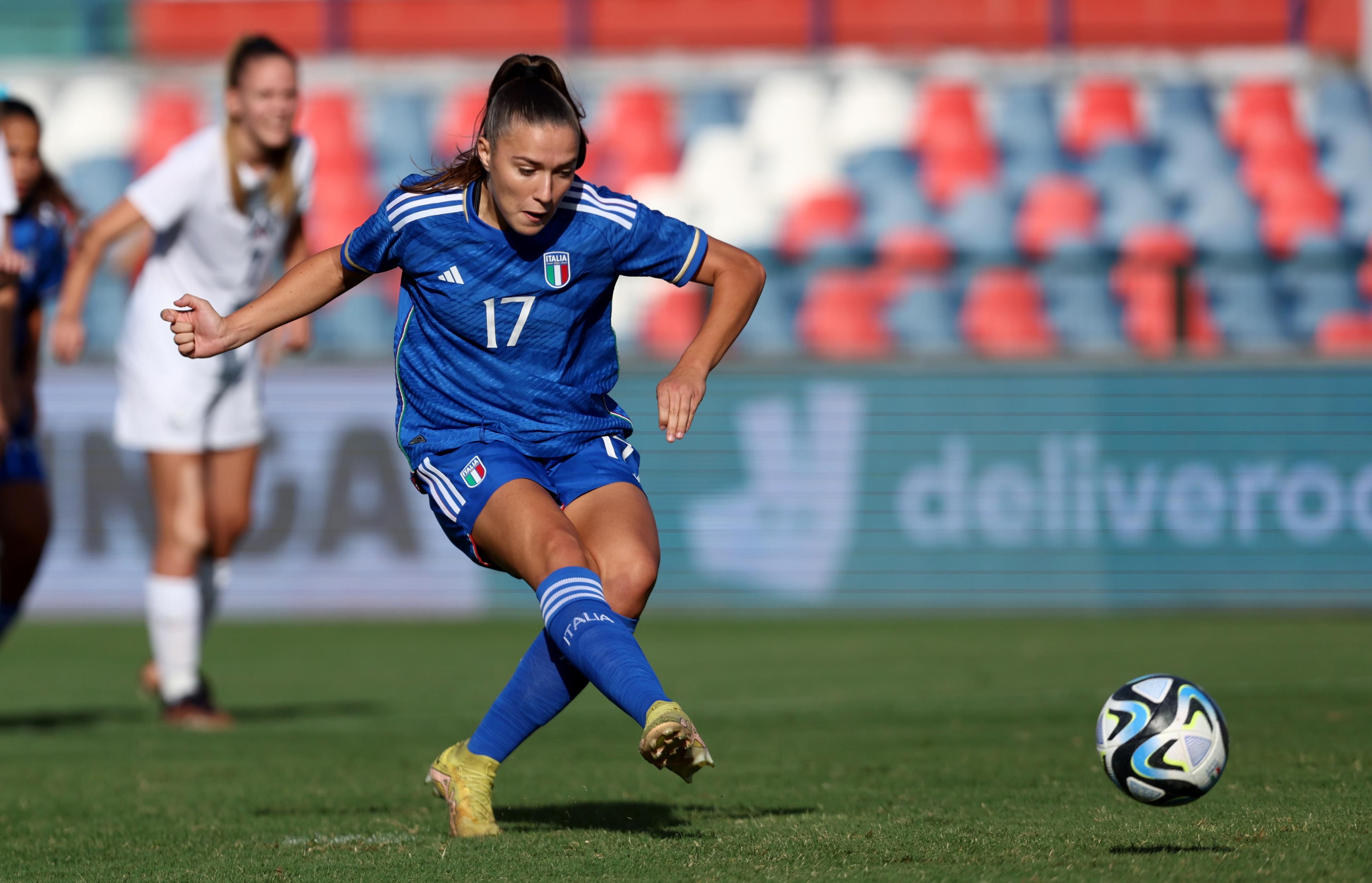 COSENZA, ITALY - OCTOBER 09: Eleonora Ferraresi of Italy scores a penalty during the 2023/24 UEFA European Women's Under-17 Championship Round 1 match between Italy and Slovenia on October 09, 2023 in Cosenza, Italy. (Photo by Maurizio Lagana/Getty Images)