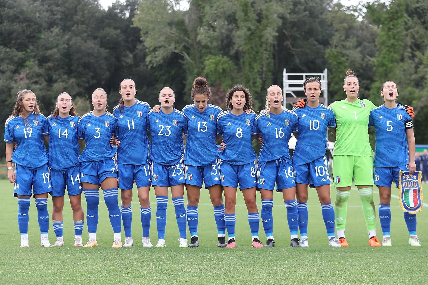 TIRRENIA, ITALY - SEPTEMBER 22: Italy U19 poses during the international friendly match between Italy U19 Women and Belgio U19 Women on September 22, 2023 in Tirrenia, Italy. (Photo by Gabriele Maltinti/Getty Images)