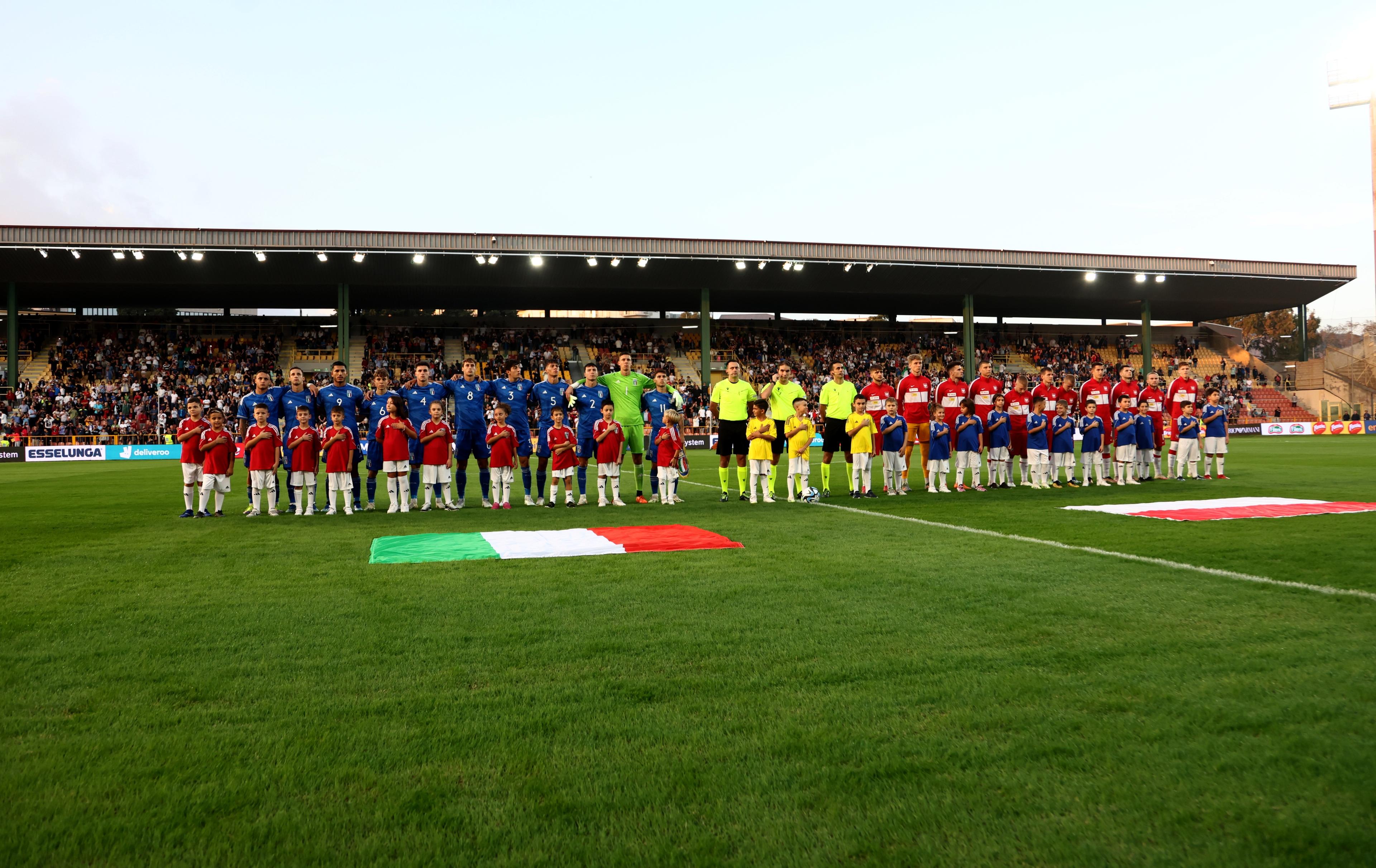 CATANZARO, ITALY - OCTOBER 13: Players of Italy and players of Poland line up prior the Elite League match between Italy U20 and Poland U20 on October 13, 2023 in Catanzaro, Italy. (Photo by Maurizio Lagana/Getty Images)