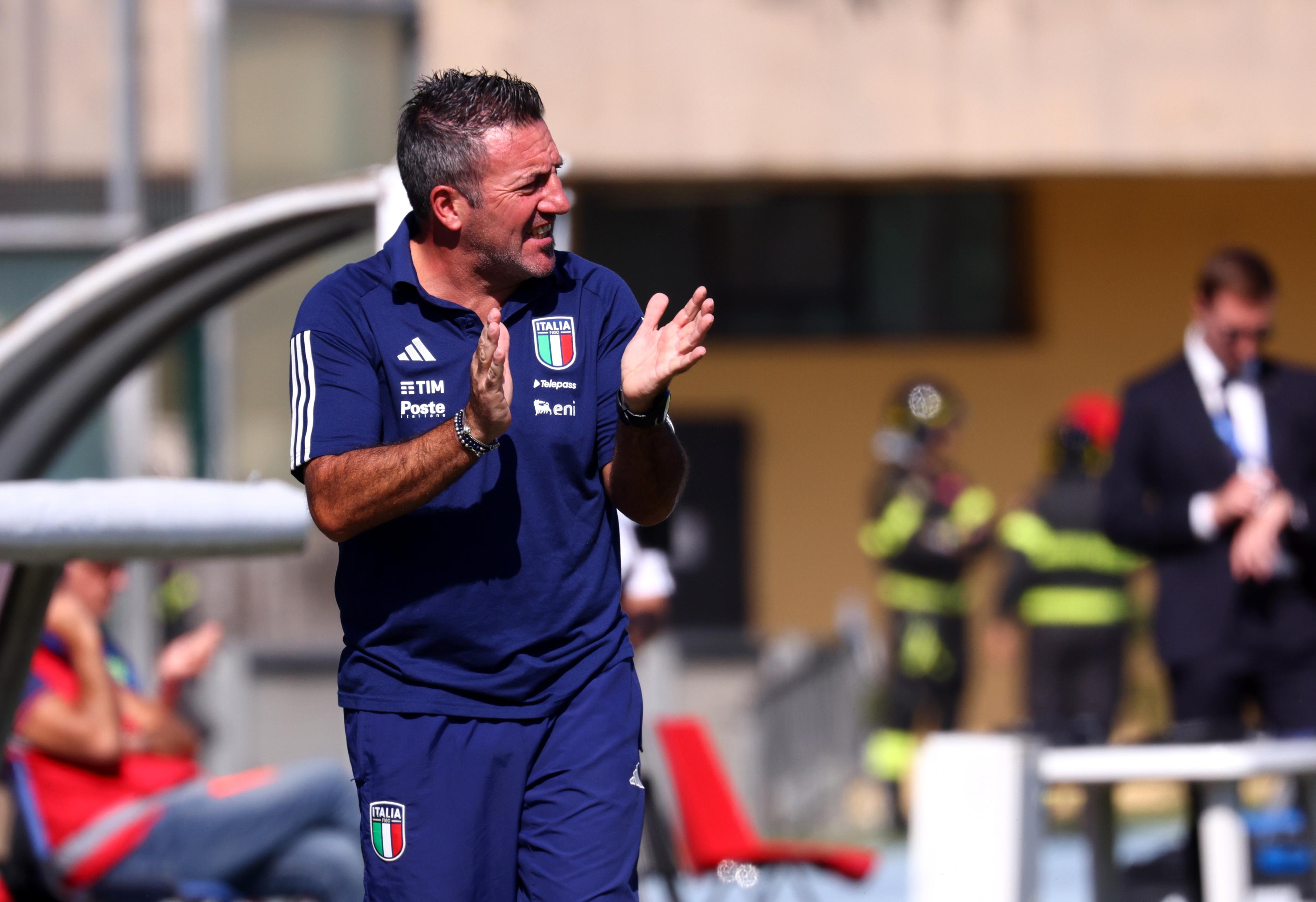 COSENZA, ITALY - OCTOBER 15: Head coach of Italy Jacopo Leandri applaudes during the 2023/24 UEFA European Women's Under-17 Championship Round 1 match between Italy and Scotland on October 15, 2023 in Cosenza, Italy. (Photo by Maurizio Lagana/Getty Images)
