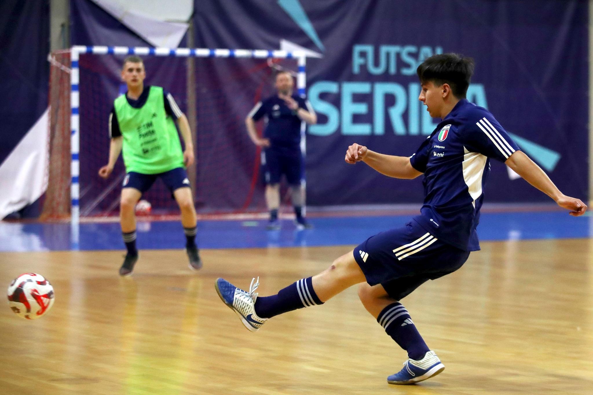 GENZANO DI ROMA, ITALY - MAY 05: Futsal Italy U17 players in action during the FIGC futsal day at PalaCesaroni on May 05, 2023 in Genzano di Roma, Italy. (Photo by Paolo Bruno/Getty Images)