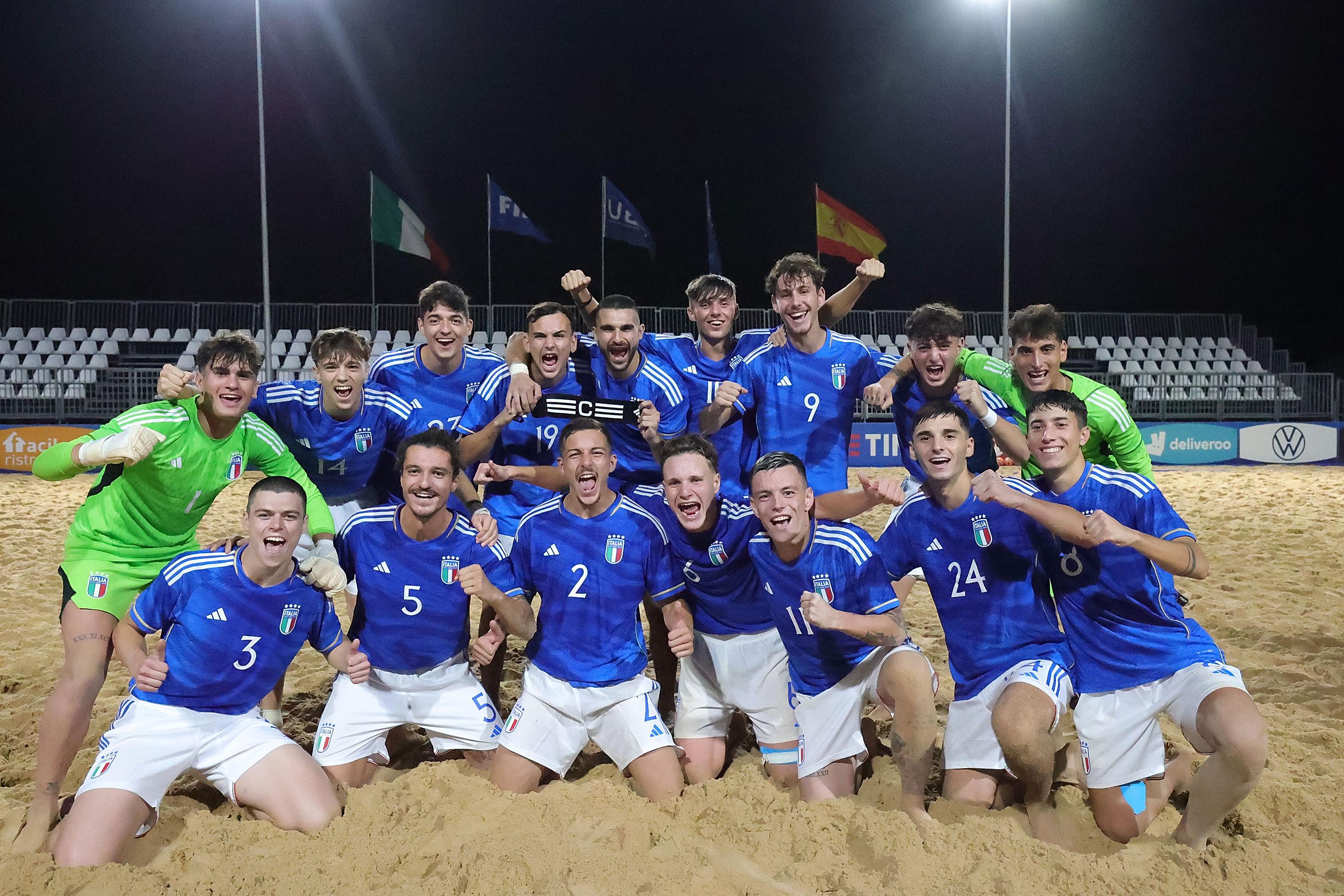 TIRRENIA, ITALY - OCTOBER 19: Italy celebrates the victory after during friendly match between Italy and Spain on October 19, 2023 in Tirrenia, Italy. (Photo by Gabriele Maltinti/Getty Images)