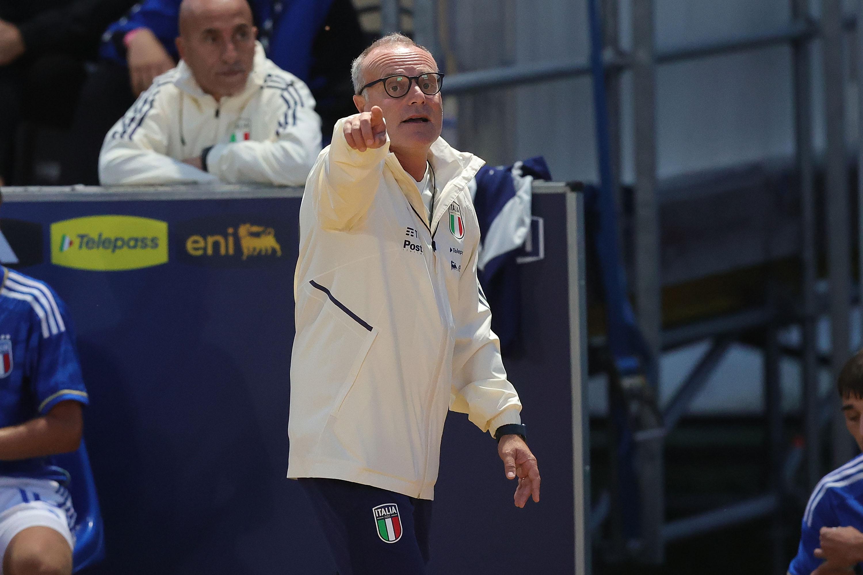 TIRRENIA, ITALY - OCTOBER 19: Emiliano Del Duca manager of Italy gestures during friendly match between Italy and Spain on October 19, 2023 in Tirrenia, Italy. (Photo by Gabriele Maltinti/Getty Images) *** Local Caption *** Emiliano Del Duca