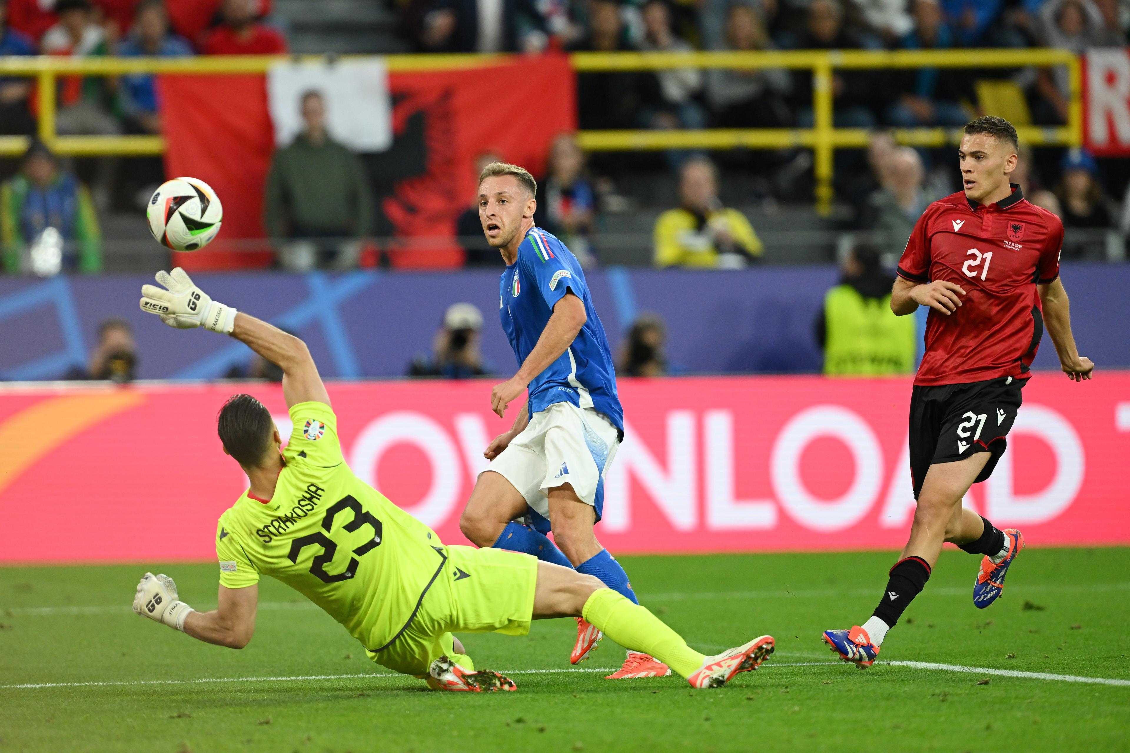 DORTMUND, GERMANY - JUNE 15: Davide Frattesi of Italy takes a shot which is saved by Thomas Strakosha of Albania onto the post during the UEFA EURO 2024 group stage match between Italy and Albania at Football Stadium Dortmund on June 15, 2024 in Dortmund, Germany. (Photo by Claudio Villa/Getty Images for FIGC)
