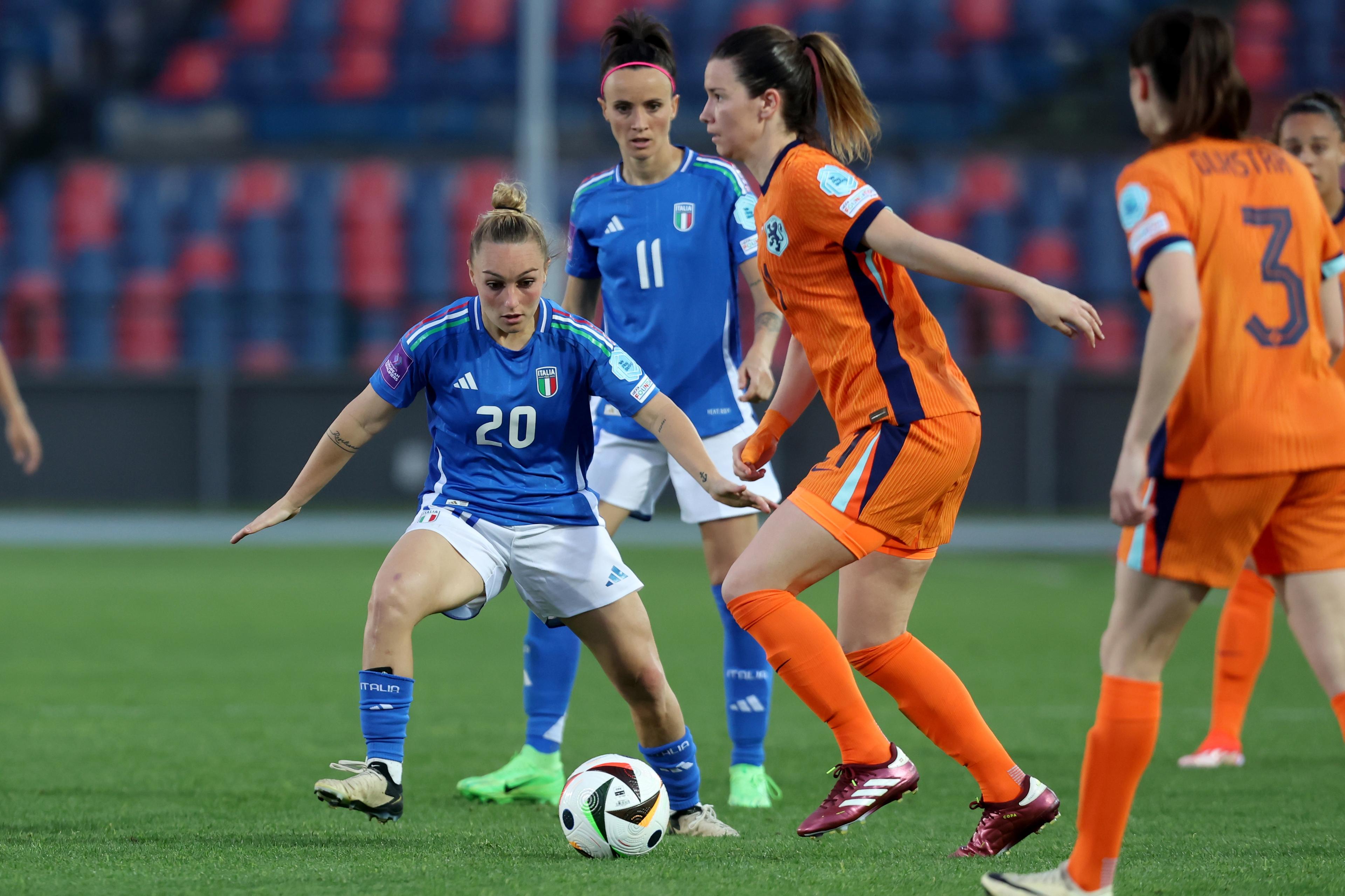 COSENZA, ITALY - APRIL 05: Giada Greggi of Italy in action during the UEFA EURO 2025 Women's Qualifiers between Italy and Netherlands at Stadio San Vito on April 05, 2024 in Cosenza, Italy. (Photo by Maurizio Lagana/Getty Images)