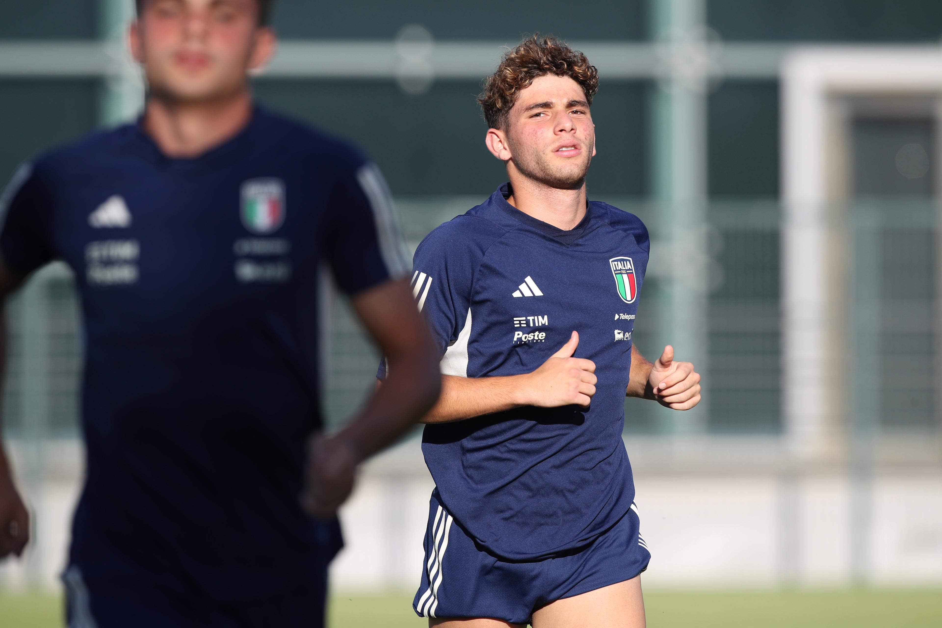ROME, ITALY - JULY 11: Simone Pafundi in action during Italy U19 training session at Centro Sportivo Giulio Onesti on July 11, 2024 in Rome, Italy. (Photo by Paolo Bruno/Getty Images)