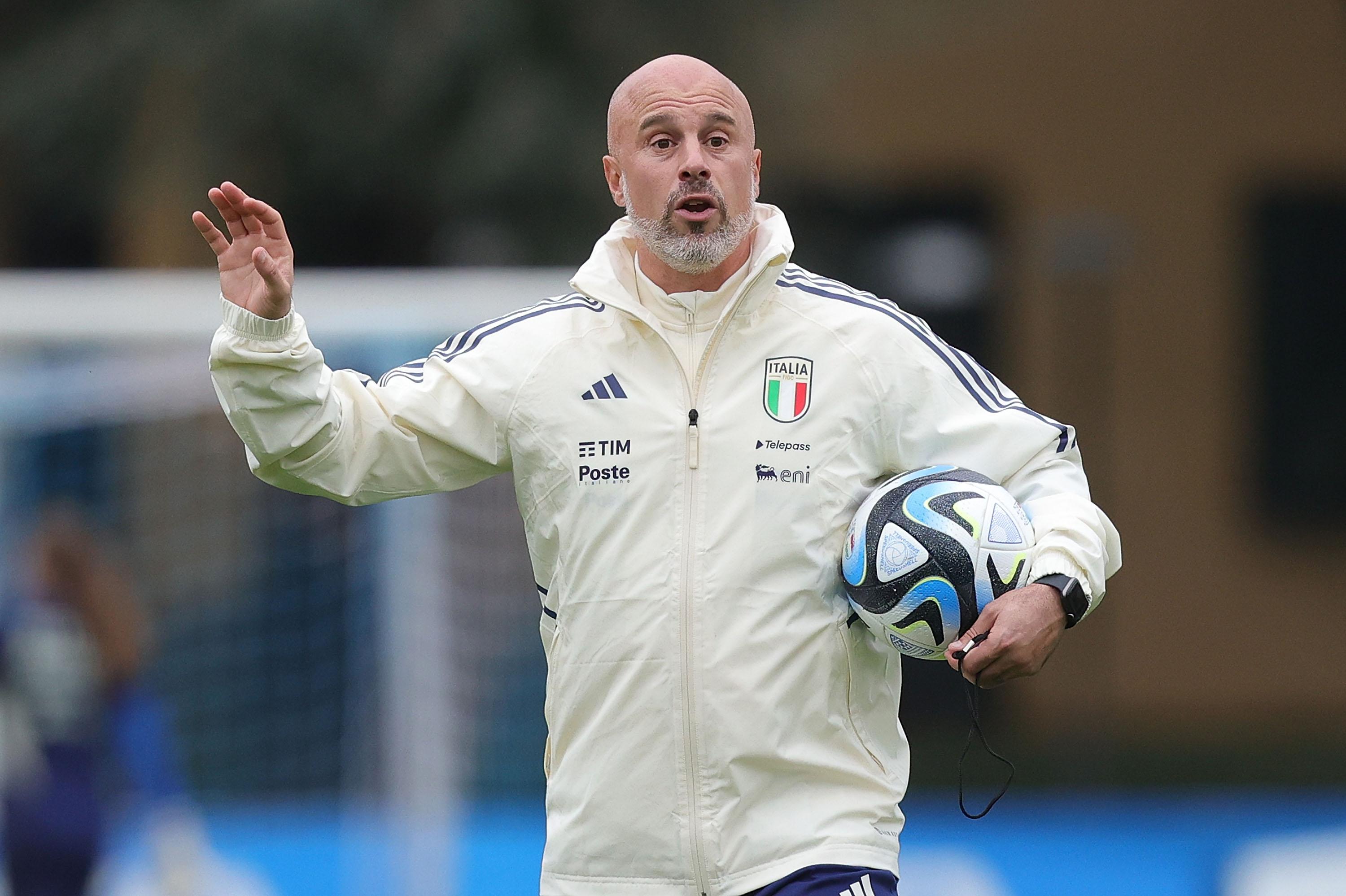 FLORENCE, ITALY - OCTOBER 24: Andrea Soncin manager of Italy Women gestures during Italy Women training session at Centro Tecnico Federale di Coverciano on October 24, 2023 in Florence, Italy. (Photo by Gabriele Maltinti/Getty Images) *** Local Caption *** Andrea Soncin