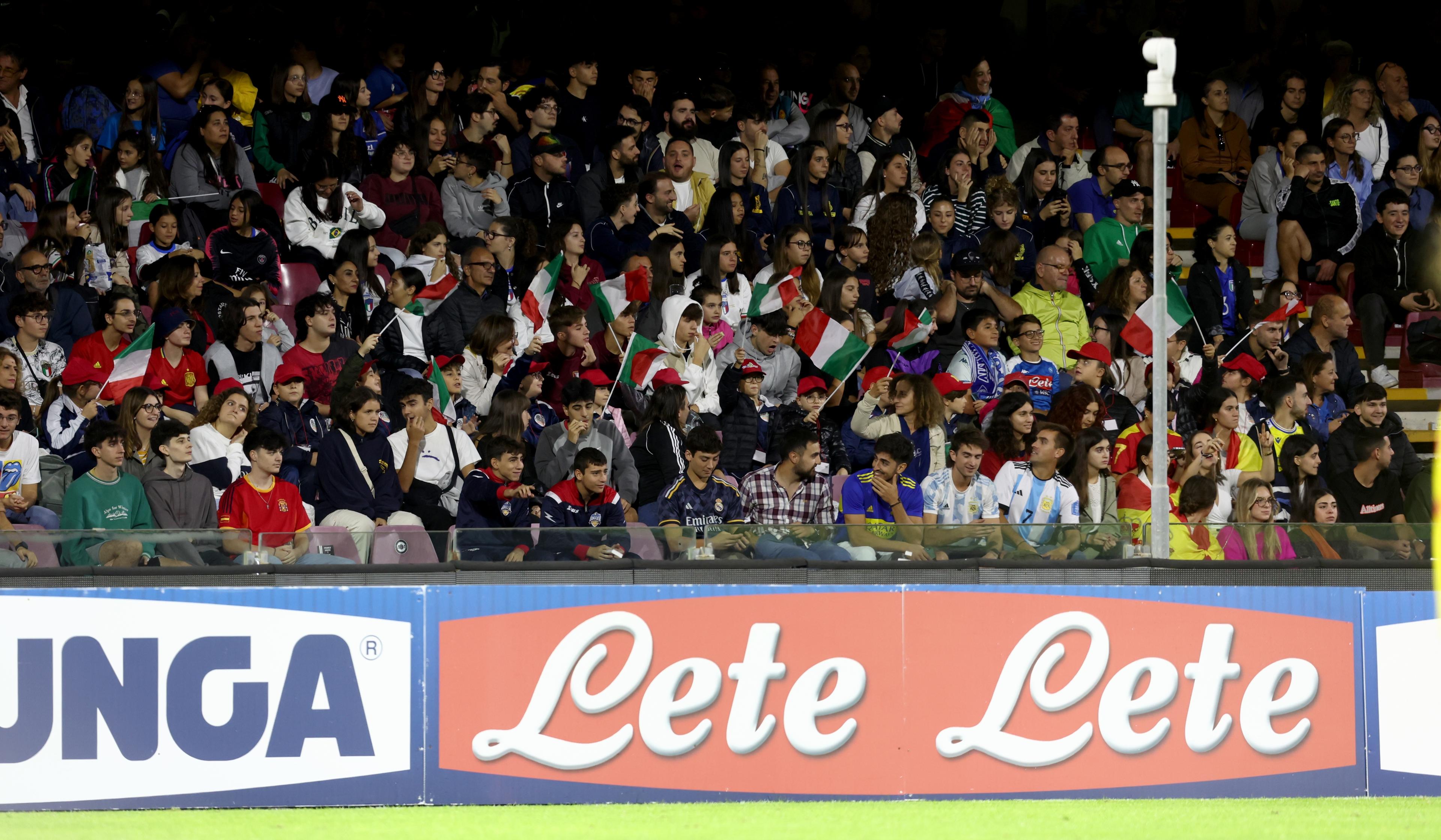 SALERNO, ITALY - OCTOBER 27: Supporters of Italy during UEFA Women's Nations League match between Italy and Spain at Stadio Arechi on October 27, 2023 in Salerno, Italy. (Photo by Maurizio Lagana/Getty Images)