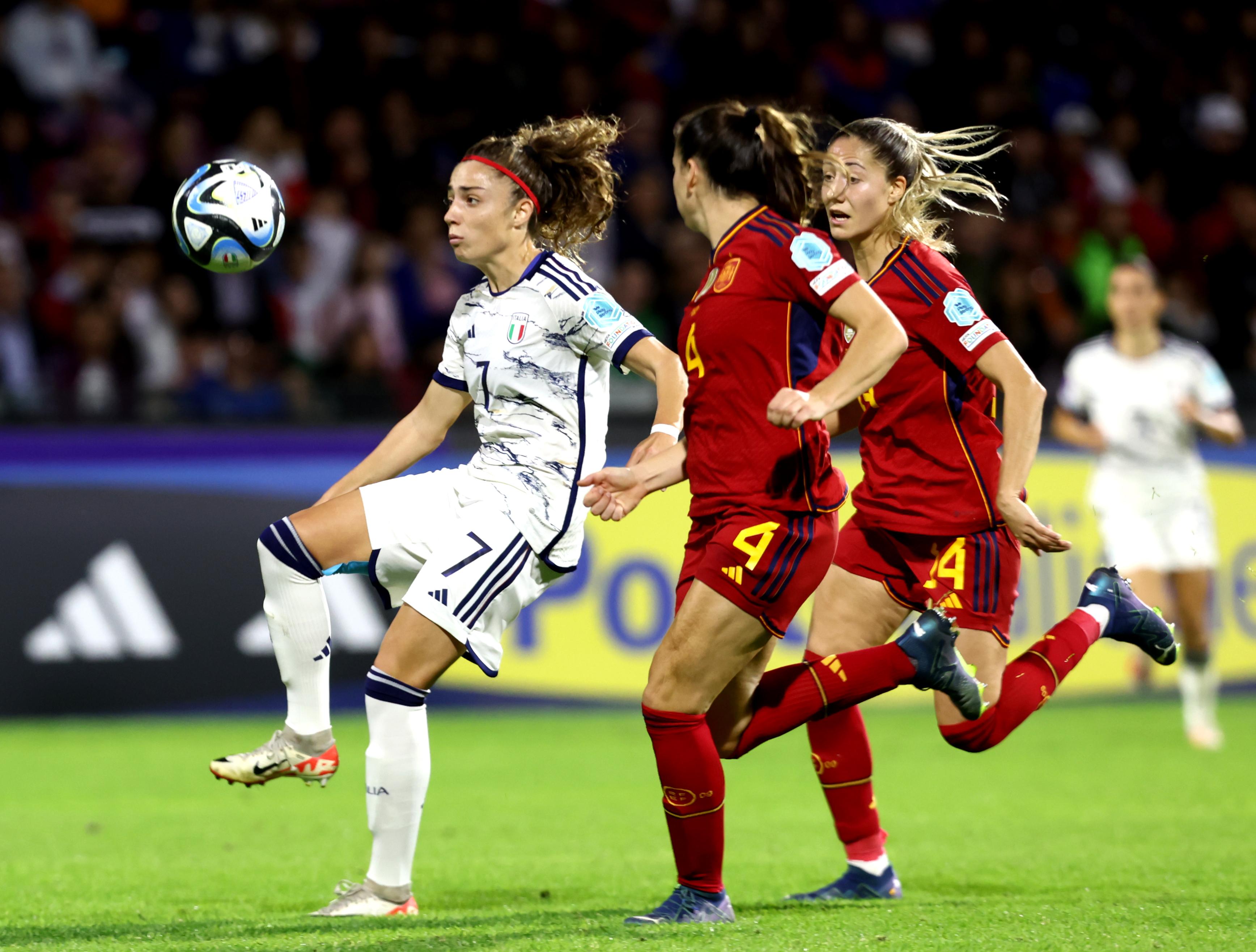 SALERNO, ITALY - OCTOBER 27: Benedetta Glionna of Italy in action during UEFA Women's Nations League match between Italy and Spain at Stadio Arechi on October 27, 2023 in Salerno, Italy. (Photo by Maurizio Lagana/Getty Images)
