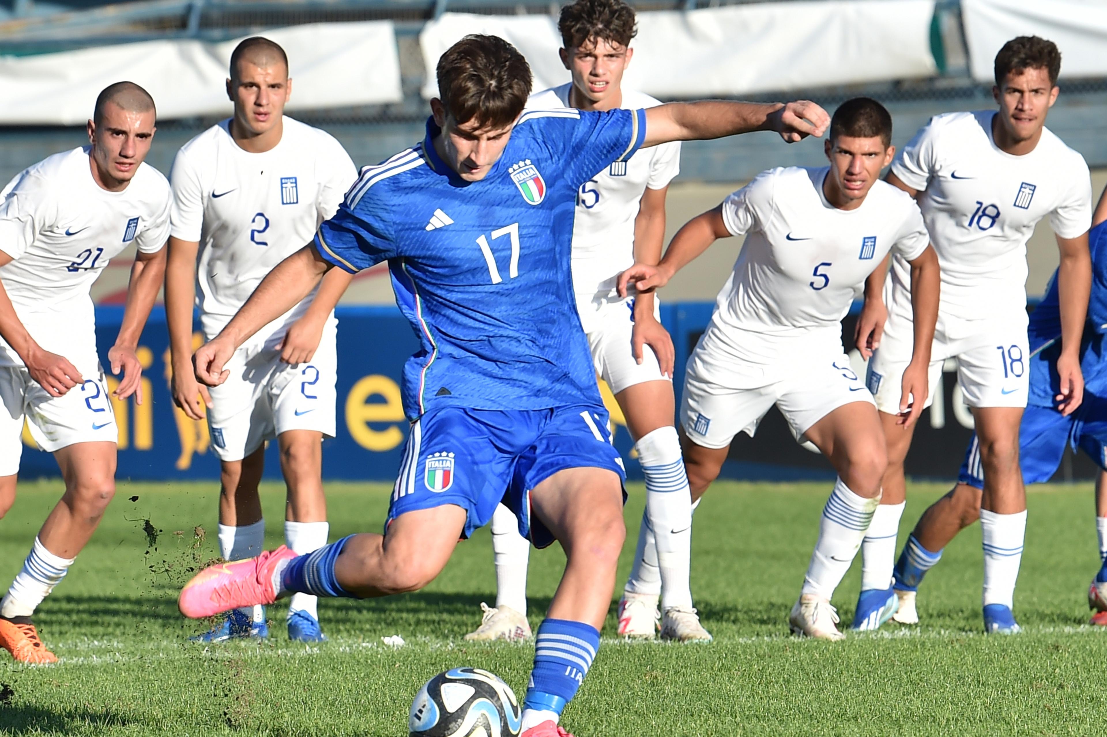 FORLI, ITALY - OCTOBER 31: Stefano Maiorana of Italy kicks the penalty and scores goal 1-1 European Under-17 Championship 2024 qualifying round match between Greece and Italy at Stadio Tullo Morgagni on October 31, 2023 in Forli, Italy. (Photo by Giuseppe Bellini/Getty Images)