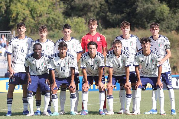 TIRRENIA, ITALY - OCTOBER 12: Italy U18 poses during the Friendly Match between Italy U21 and Italy U18 on October 12, 2023 in Tirrenia, Italy. (Photo by Gabriele Maltinti/Getty Images)