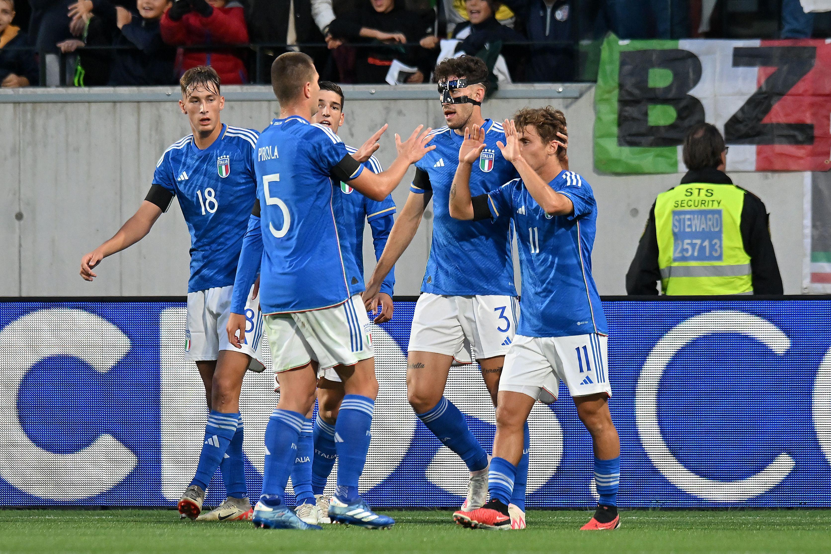 BOLZEN, ITALY - OCTOBER 17: Tommaso Baldanzi of Italy  celebrates after scoring the opening goal during the UEFA U21 EURO Qualifier match between Italy and Norway at Stadio Druso on October 17, 2023 in Bolzen, Italy. (Photo by Alessandro Sabattini/Getty Images)