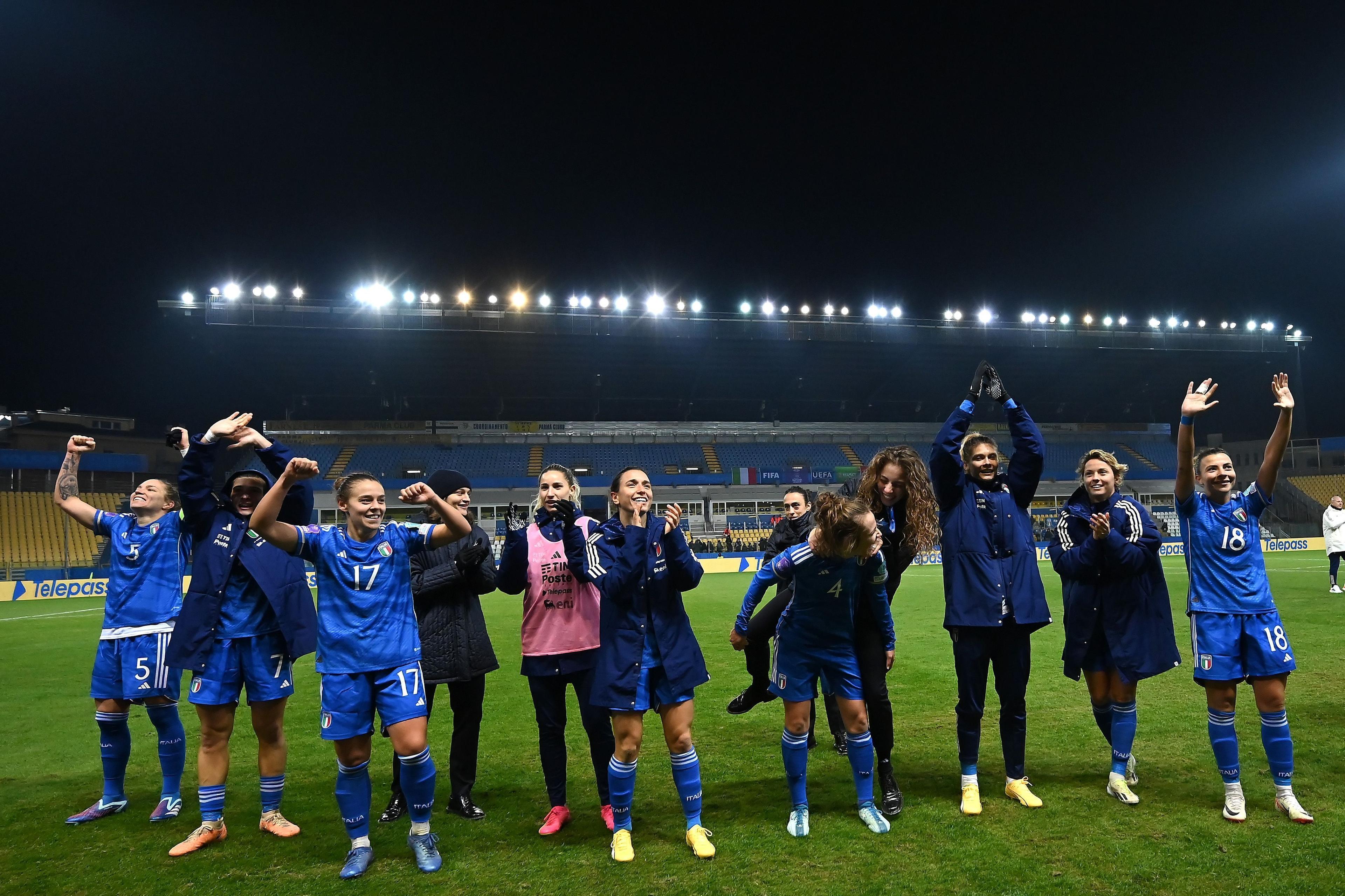 PARMA, ITALY - DECEMBER 05: Italian players celebrate the victory during the UEFA Womens Nations League match between Italy and Switzerland at Stadio Ennio Tardini on December 05, 2023 in Parma, Italy. (Photo by Alessandro Sabattini/Getty Images)