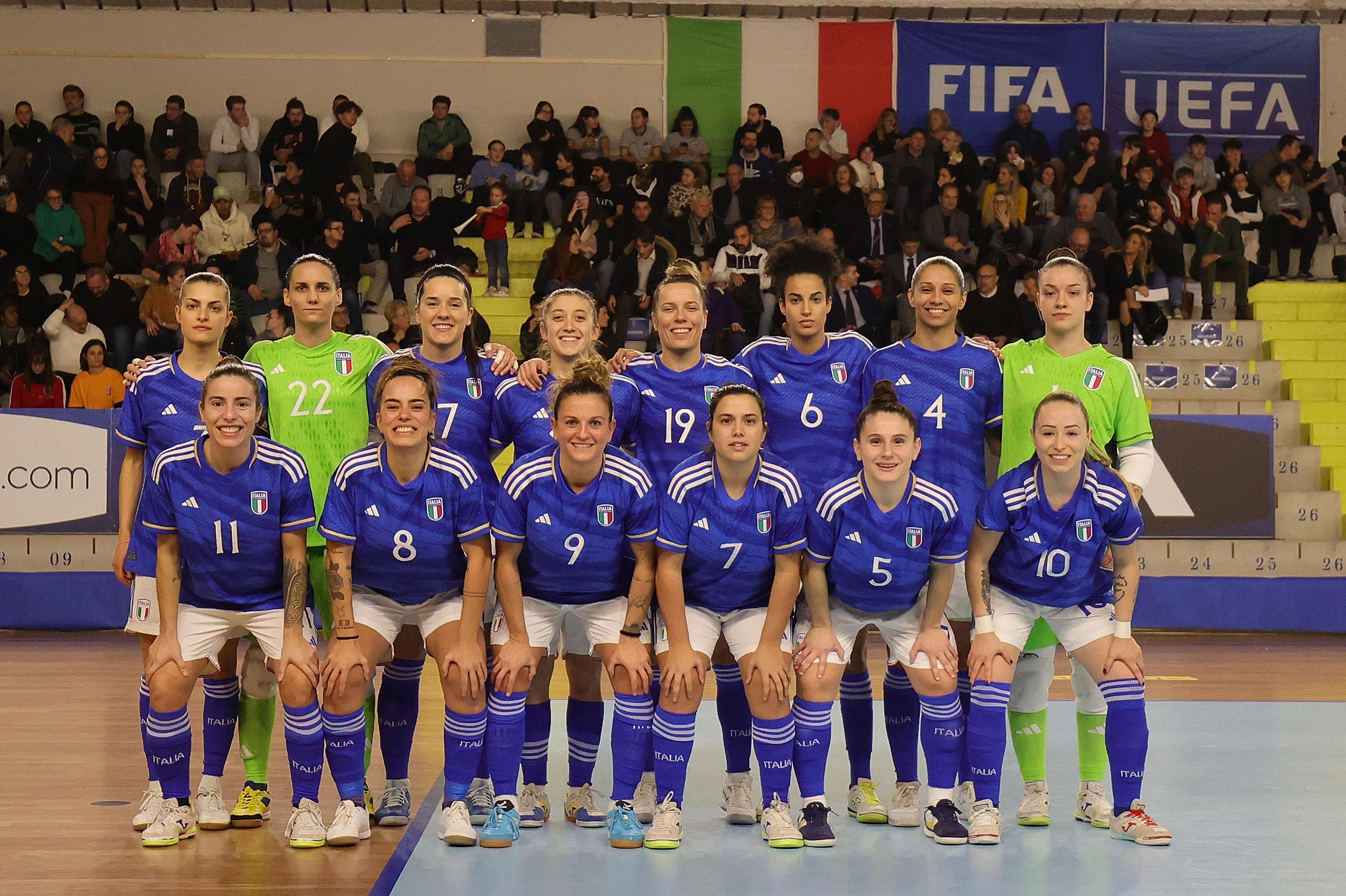 SCANDICCI, ITALY - DECEMBER 5: Italy Futsal Women poses during the friendly match between Italy and Spain Women Futsal on December 5, 2023 in Scandicci, Italy. (Photo by Gabriele Maltinti/Getty Images)