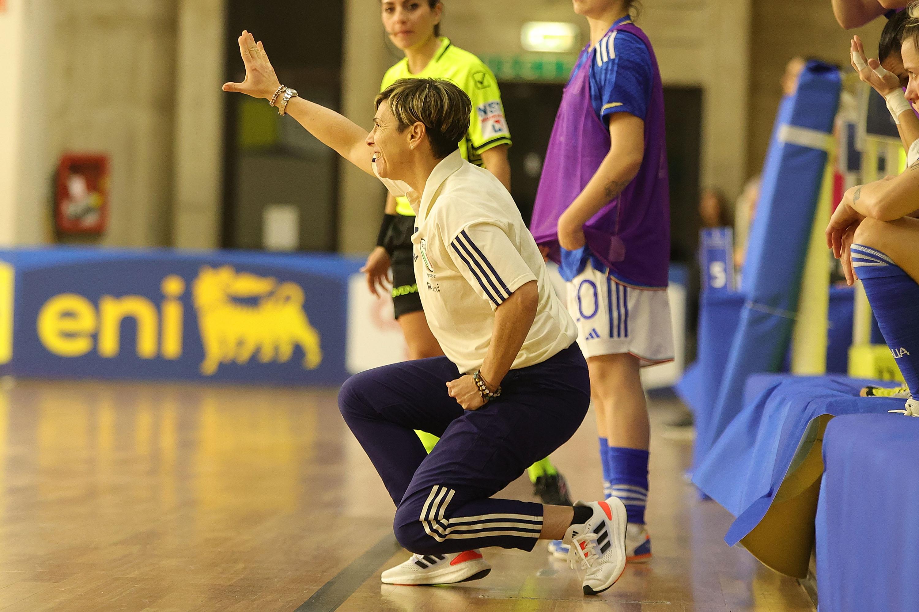 SCANDICCI, ITALY - DECEMBER 5: Francesca Salvatore manager of Italy Futsal gestures during the friendly match between Italy and Spain Women Futsal on December 5, 2023 in Scandicci, Italy. (Photo by Gabriele Maltinti/Getty Images) *** Local Caption *** Francesca Salvatore