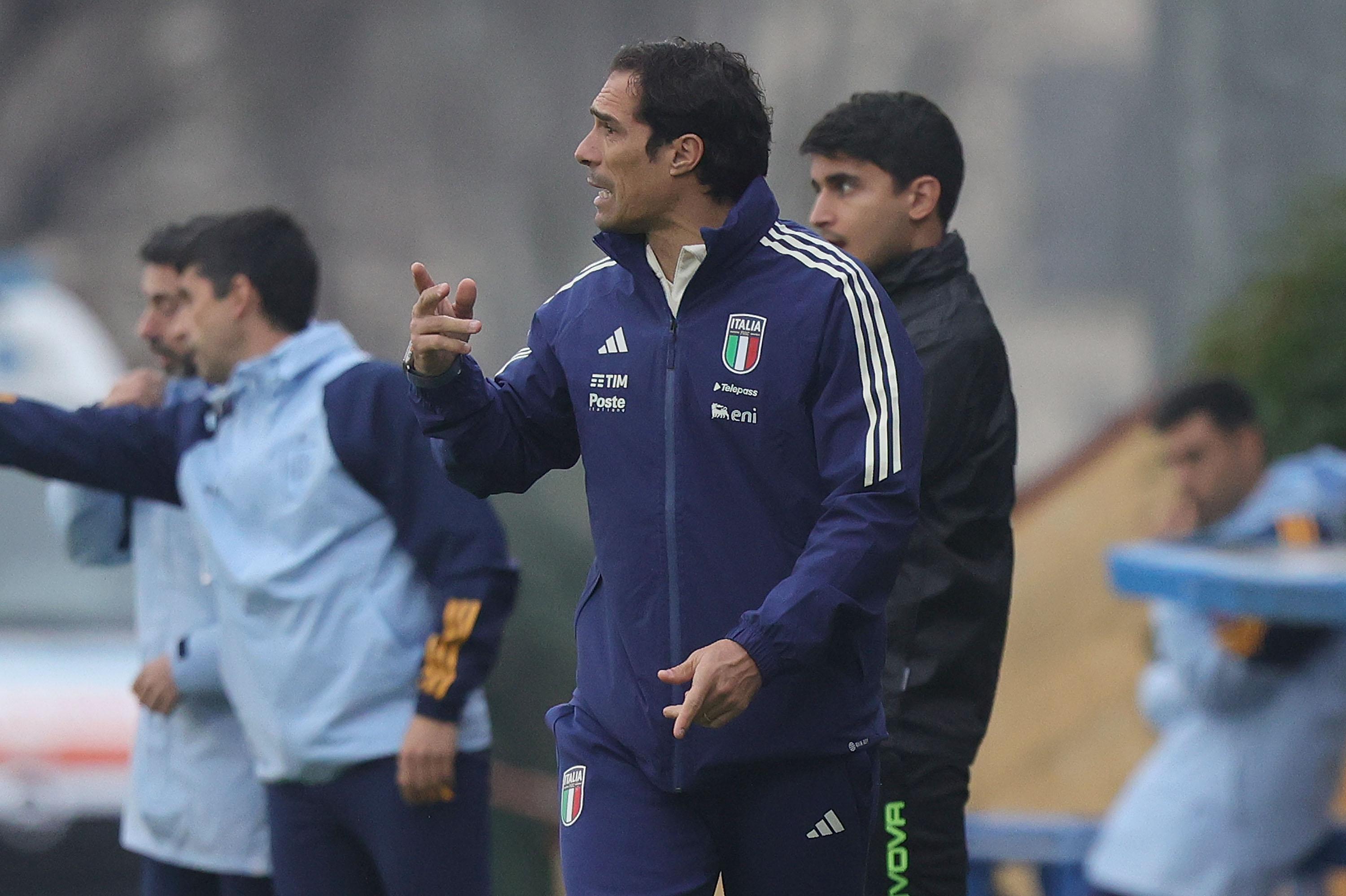 FLORENCE, ITALY - JANUARY 17: Bernardo Corradi manager of Italy U19 gestures during the International Friendly between Italy U19 and Spain U19 at Centro Tecnico Federale di Coverciano on January 17, 2024 in Florence, Italy. (Photo by Gabriele Maltinti/Getty Images) *** Local Caption *** Bernardo Corradi