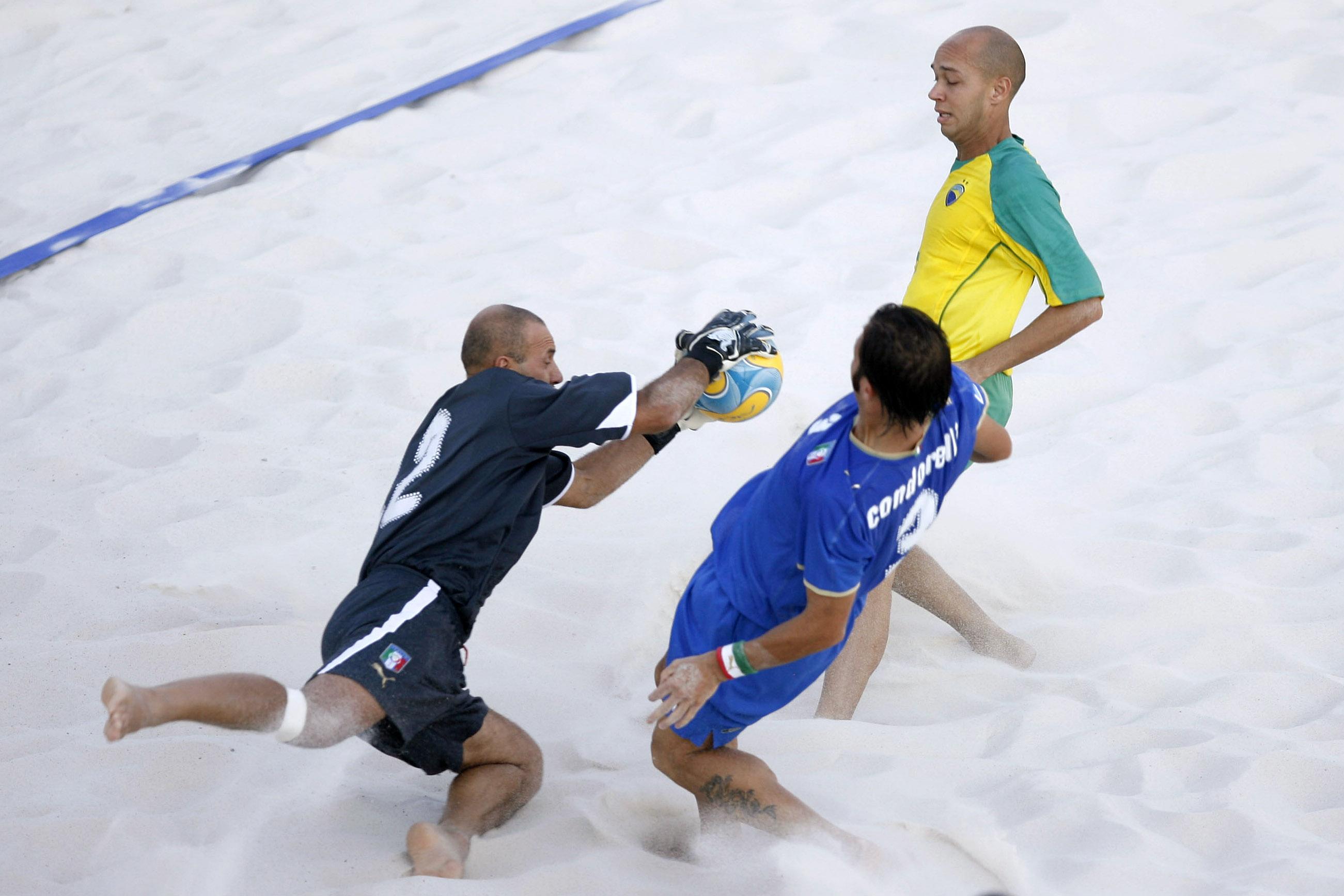 Beach Soccer - Brazil v Italy - FIFA Beach Soccer World Cup 2008 - Final - Prado Beach - Marseille - France - 27/7/08\\r\\nActionshot\\r\\nMandatory Credit: Action Images / Matthew Childs\\r\\n
