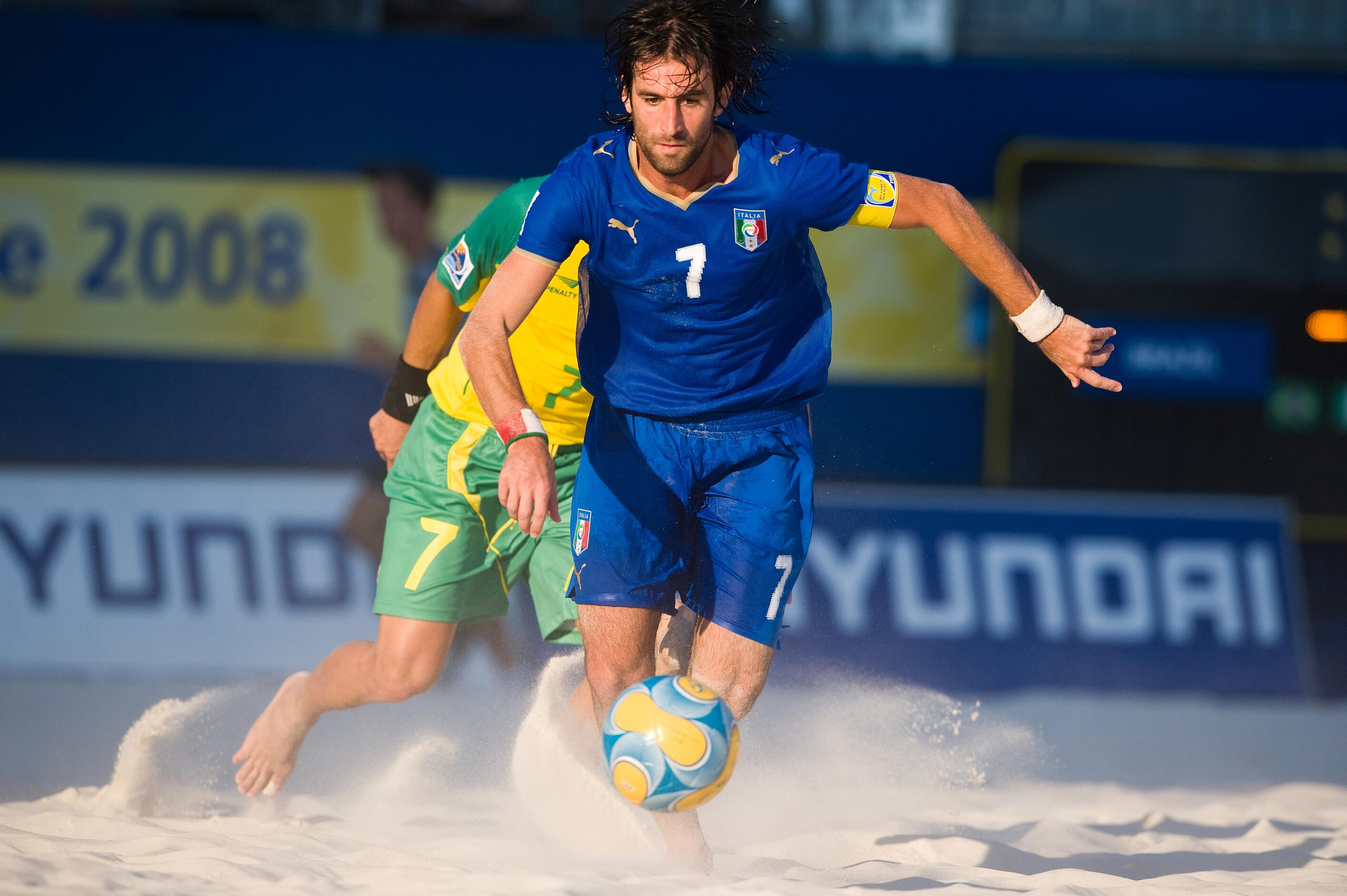 MARSEILLE, FRANCE- JULY 26: Brasil - Italy. Fifa Beach Soccer World Cup Marseiile 2008. (Photo by Manuel Queimadelos)