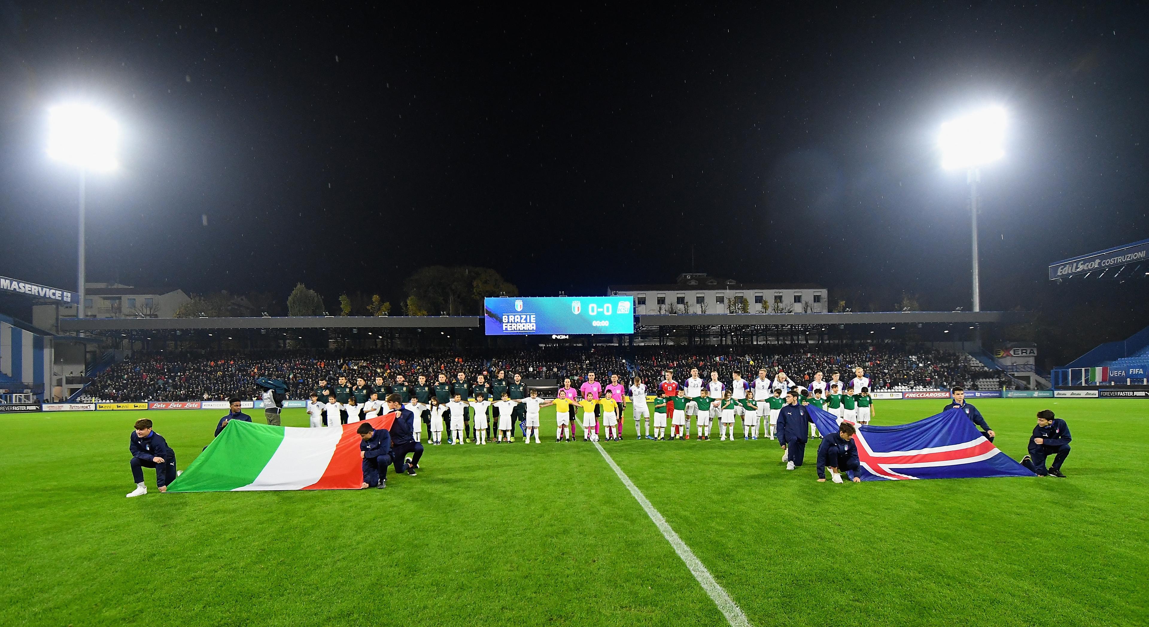 FERRARA, ITALY - NOVEMBER 16:Italy and Iceland teams line up during the UEFA U21 European Championship Qualifier match between Italy and Iceland at Stadio Paolo Mazza on November 16, 2019 in Ferrara, . (Photo by Alessandro Sabattini/Getty Images) *** Local Caption *** Italy and Iceland teams