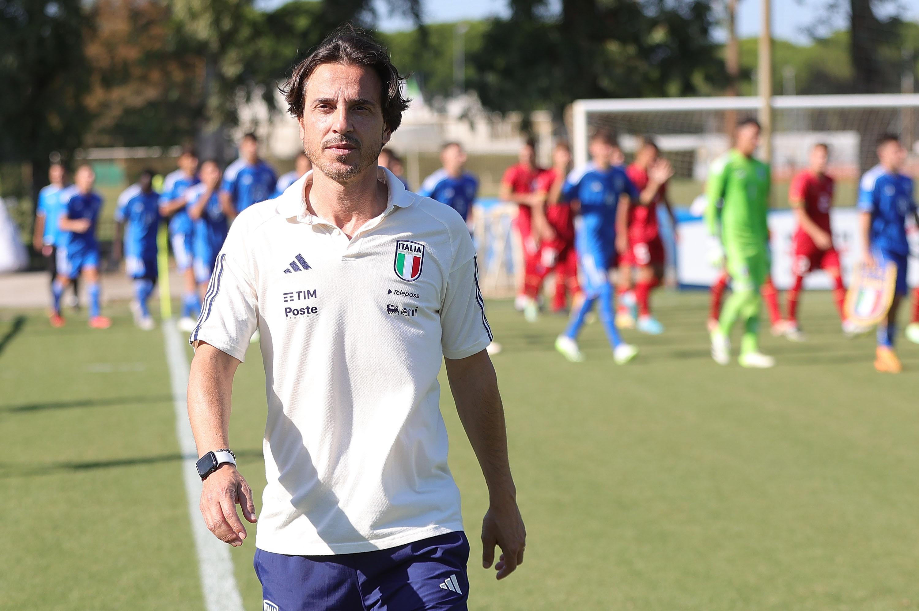 TIRRENIA, ITALY - SEPTEMBER 7: Head coach of Italy U18 Daniele Franceschini looks on during the International Friendly match between Italy U18 and Serbia U18 on September 7, 2023 in Tirrenia, Italy. (Photo by Gabriele Maltinti/Getty Images *** Local Caption *** Daniele Franceschini