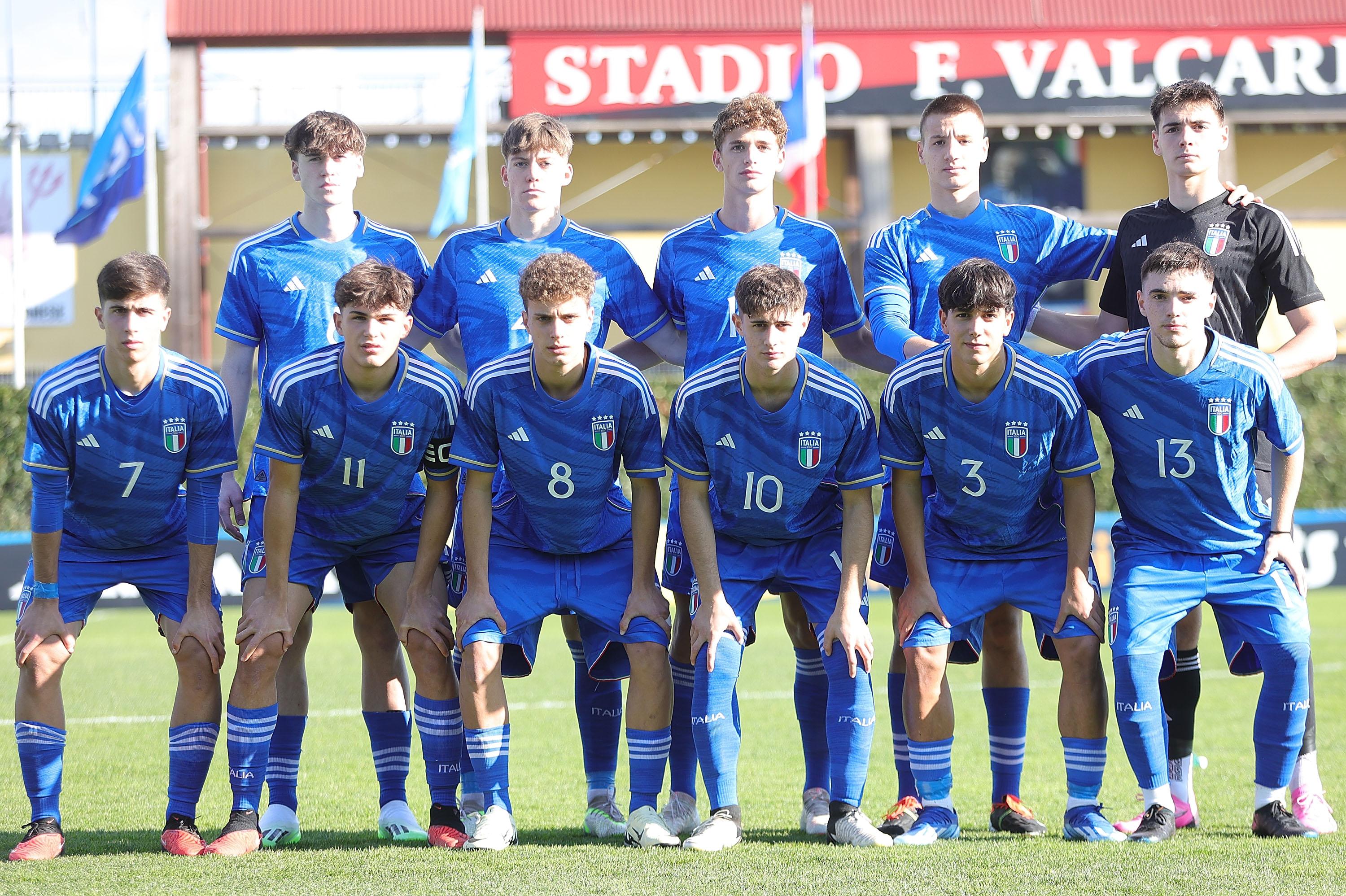 FLORENCE, ITALY - FEBRUARY 13: Italy U17 poses during the International friendly match between Italy U17 and France U17 at Centro Tecnico Federale di Coverciano on February 13, 2024 in Florence, Italy. (Photo by Gabriele Maltinti/Getty Images)