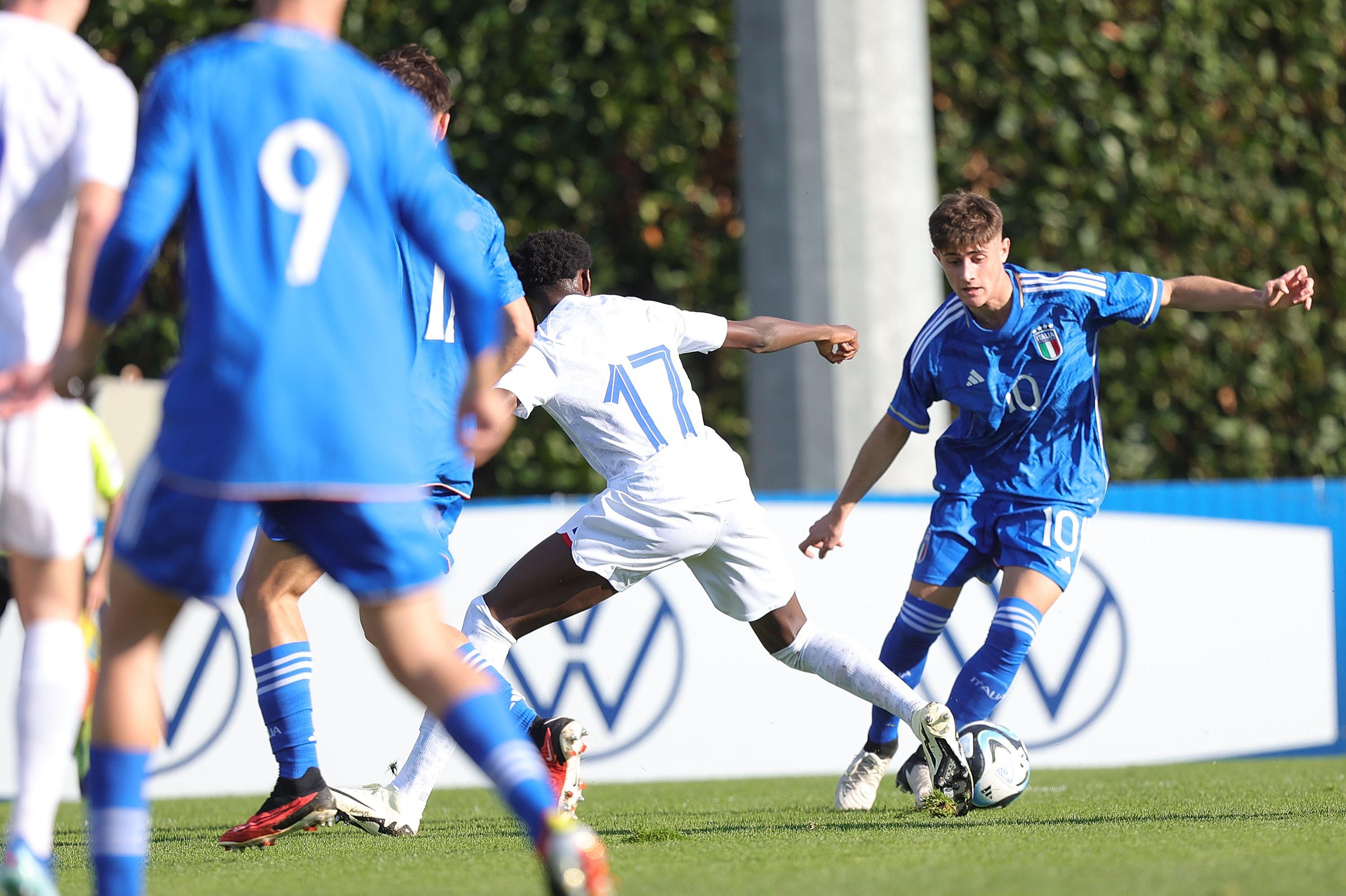 FLORENCE, ITALY - FEBRUARY 13: Mattia Liberali of Italy U17 in action during the International friendly match between Italy U17 and France U17 at Centro Tecnico Federale di Coverciano on February 13, 2024 in Florence, Italy. (Photo by Gabriele Maltinti/Getty Images) *** Local Caption *** Mattia Liberali