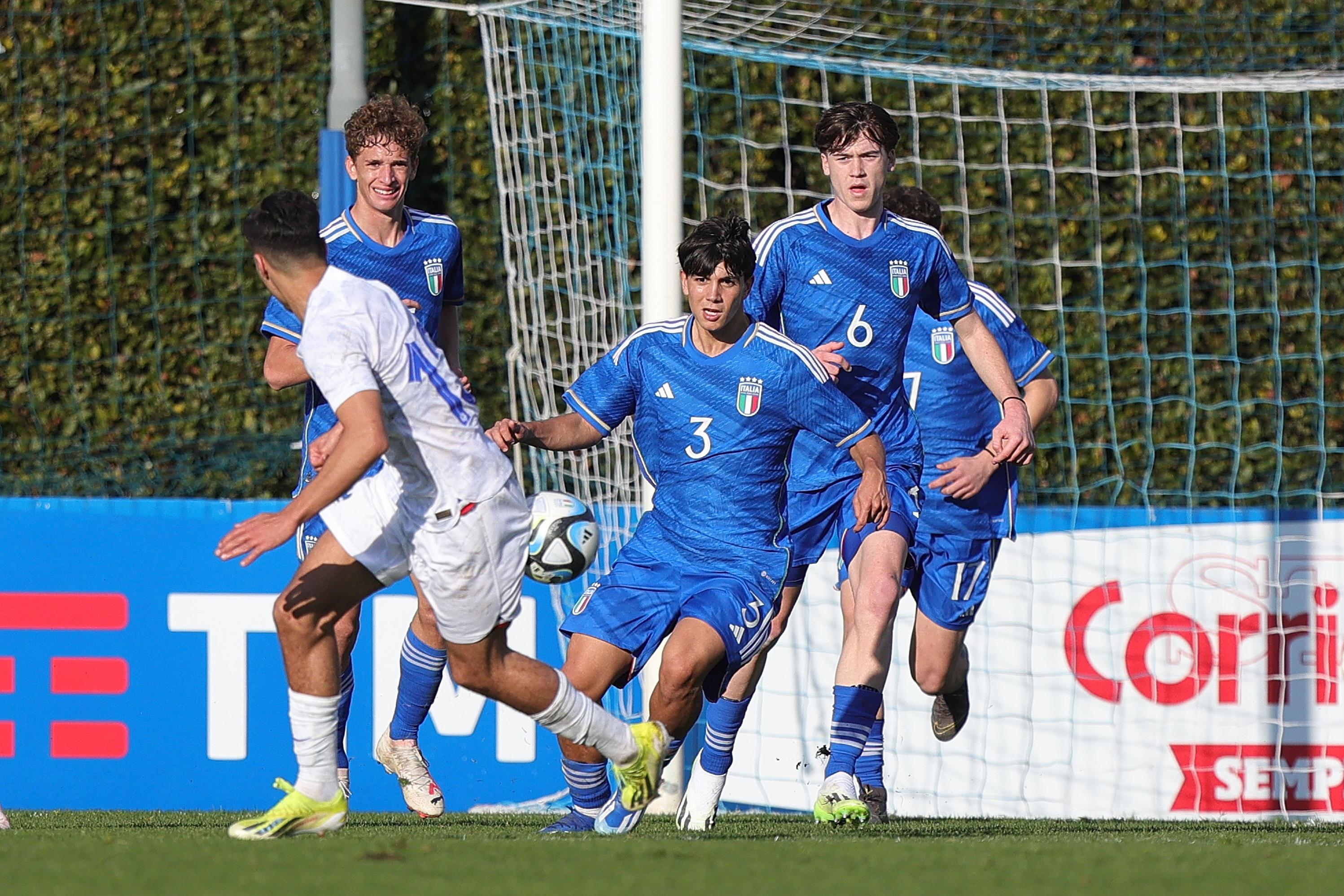 FLORENCE, ITALY - FEBRUARY 13: Cristian Cama of Italy U17 in action during the International friendly match between Italy U17 and France U17 at Centro Tecnico Federale di Coverciano on February 13, 2024 in Florence, Italy. (Photo by Gabriele Maltinti/Getty Images) *** Local Caption *** Cristian Cama