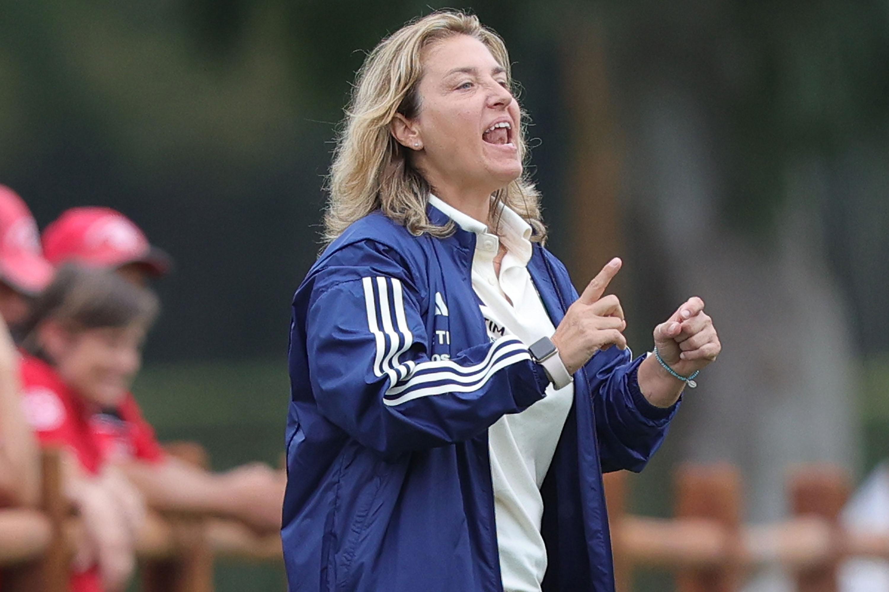 TIRRENIA, ITALY - SEPTEMBER 22: Head coach of Italy Women U19 Selena Mazzantini gestures during the international friendly match between Italy U19 Women and Belgio U19 Women on September 22, 2023 in Tirrenia, Italy. (Photo by Gabriele Maltinti/Getty Images) *** Local Caption *** Selena Mazzantini