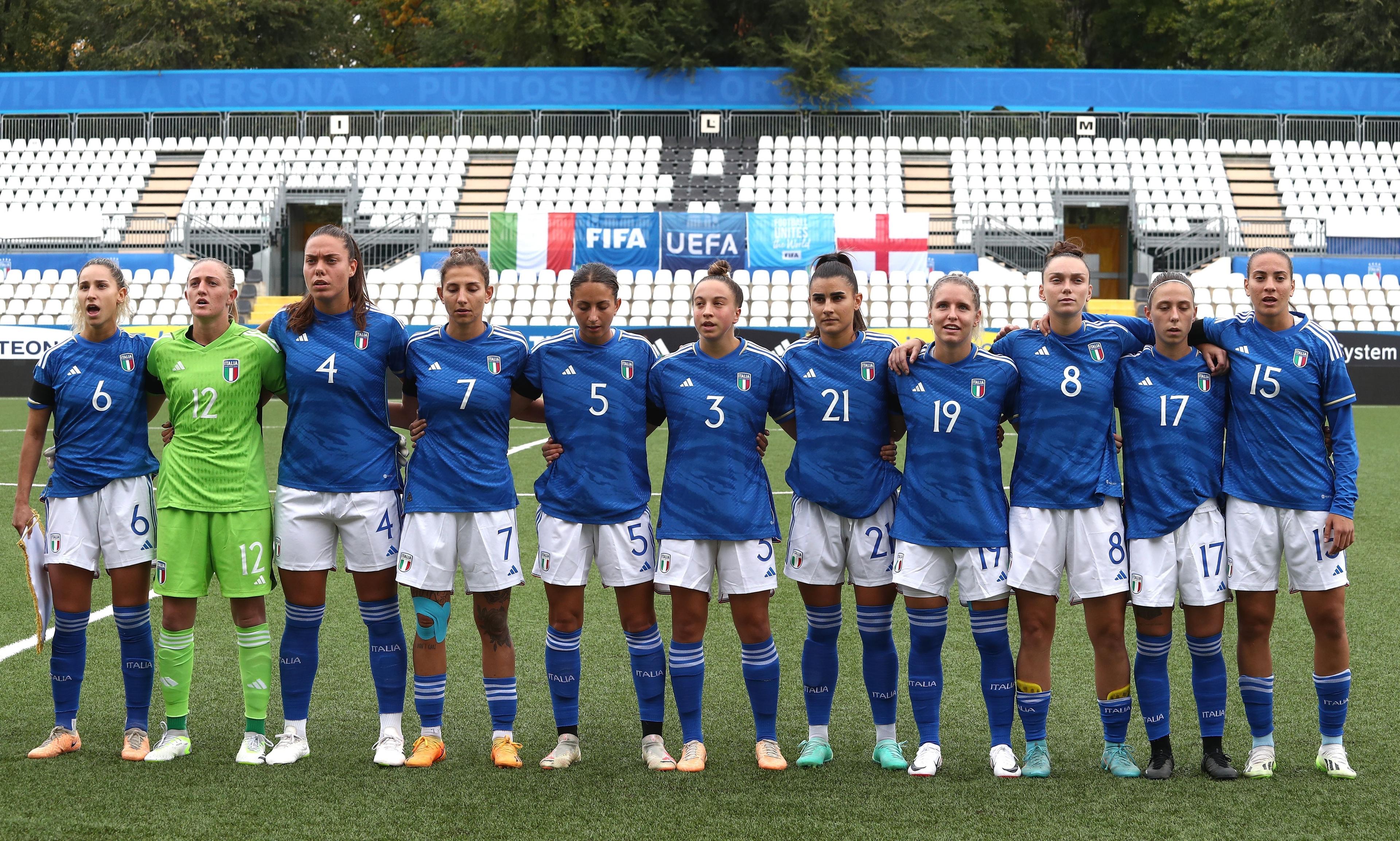 VERCELLI, ITALY - OCTOBER 26: Italy team line up before the Women's U23 European League between Italy and England at Silvio Piola Stadium on October 26, 2023 in Vercelli, Italy. (Photo by Marco Luzzani/Getty Images)