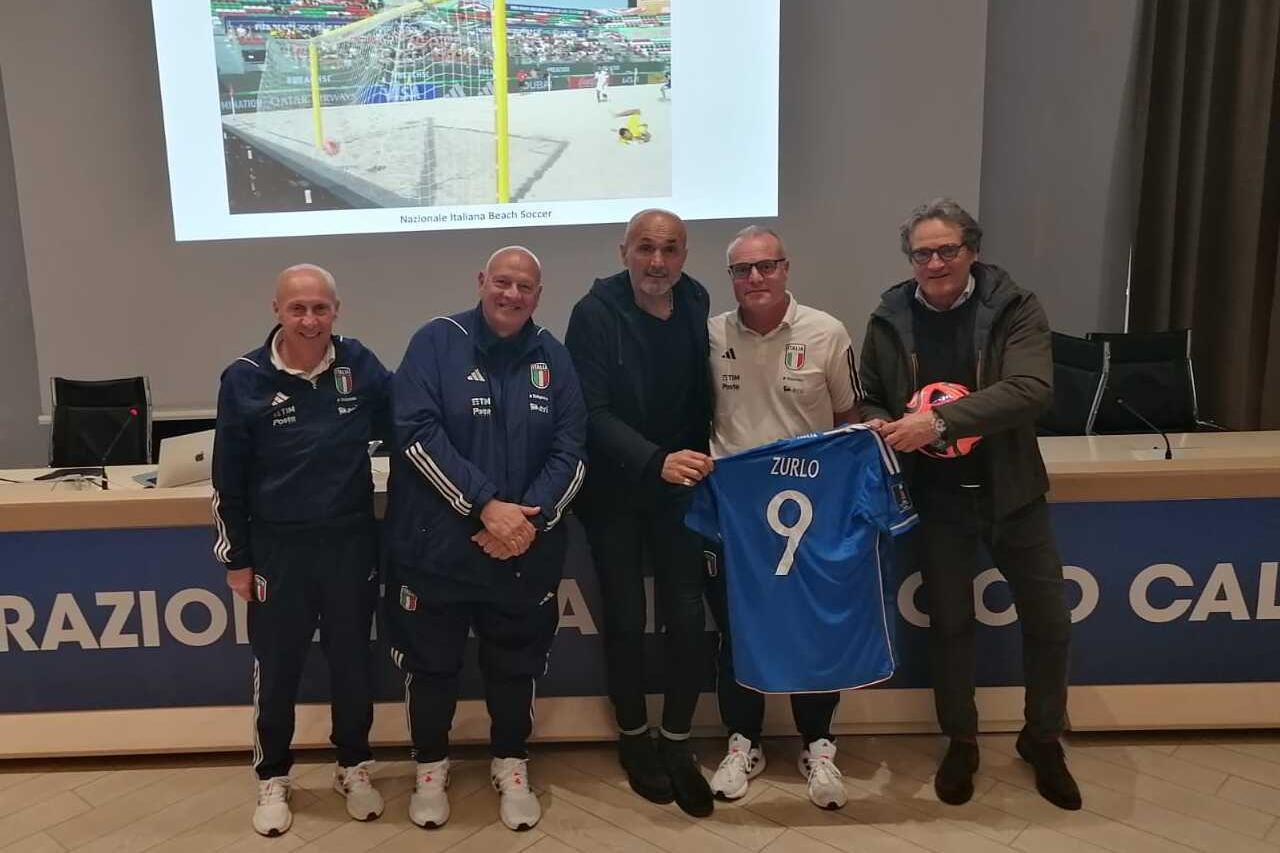 Il Club Italia abbraccia i vicecampioni del Mondo della Nazionale di beach soccer a Coverciano